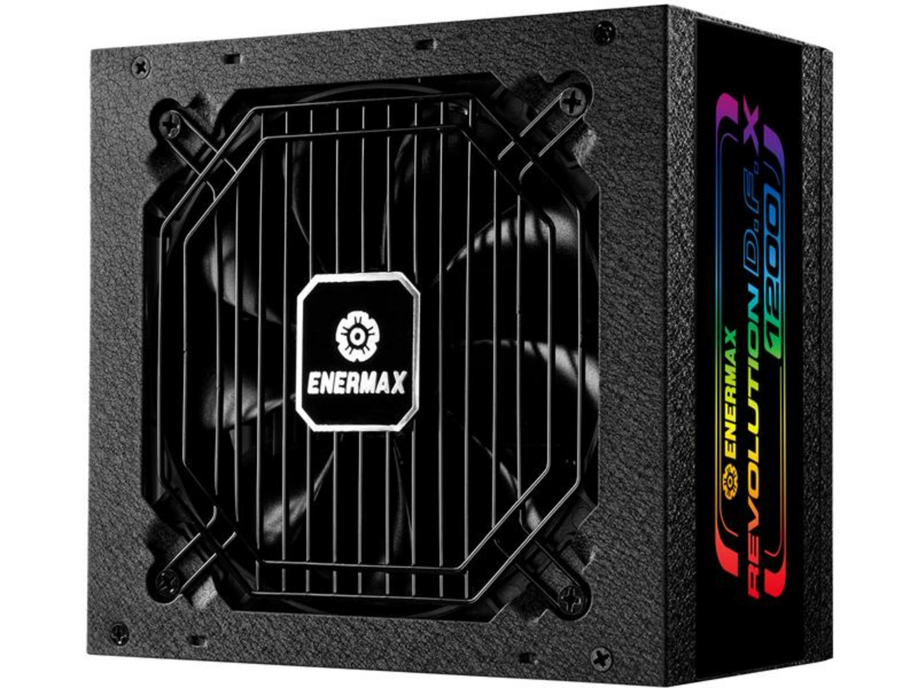 Un alimentatore per computer nero con ventola e logo "Enermax".