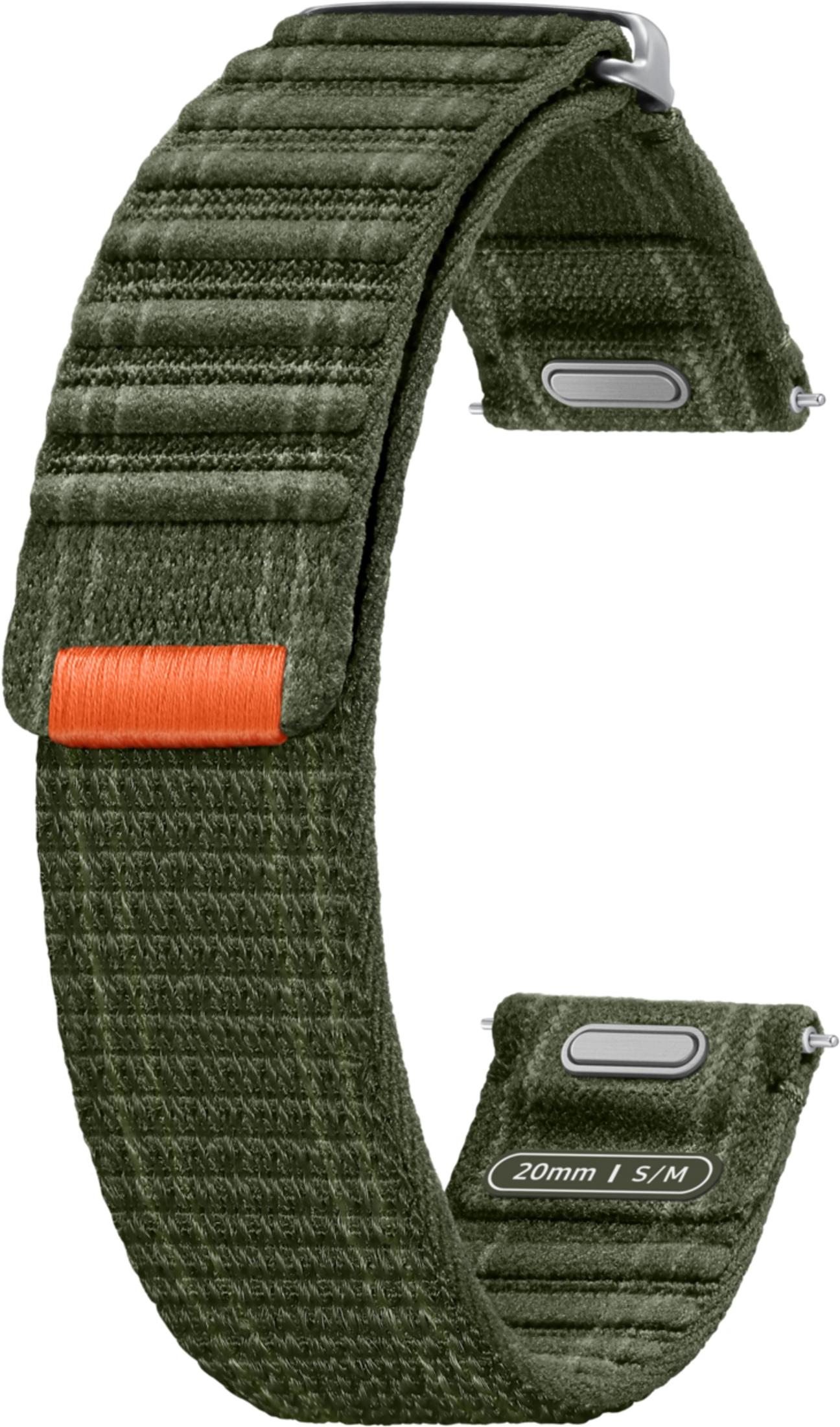 Pulsera de tela verde con bucle naranja y conectores plateados.