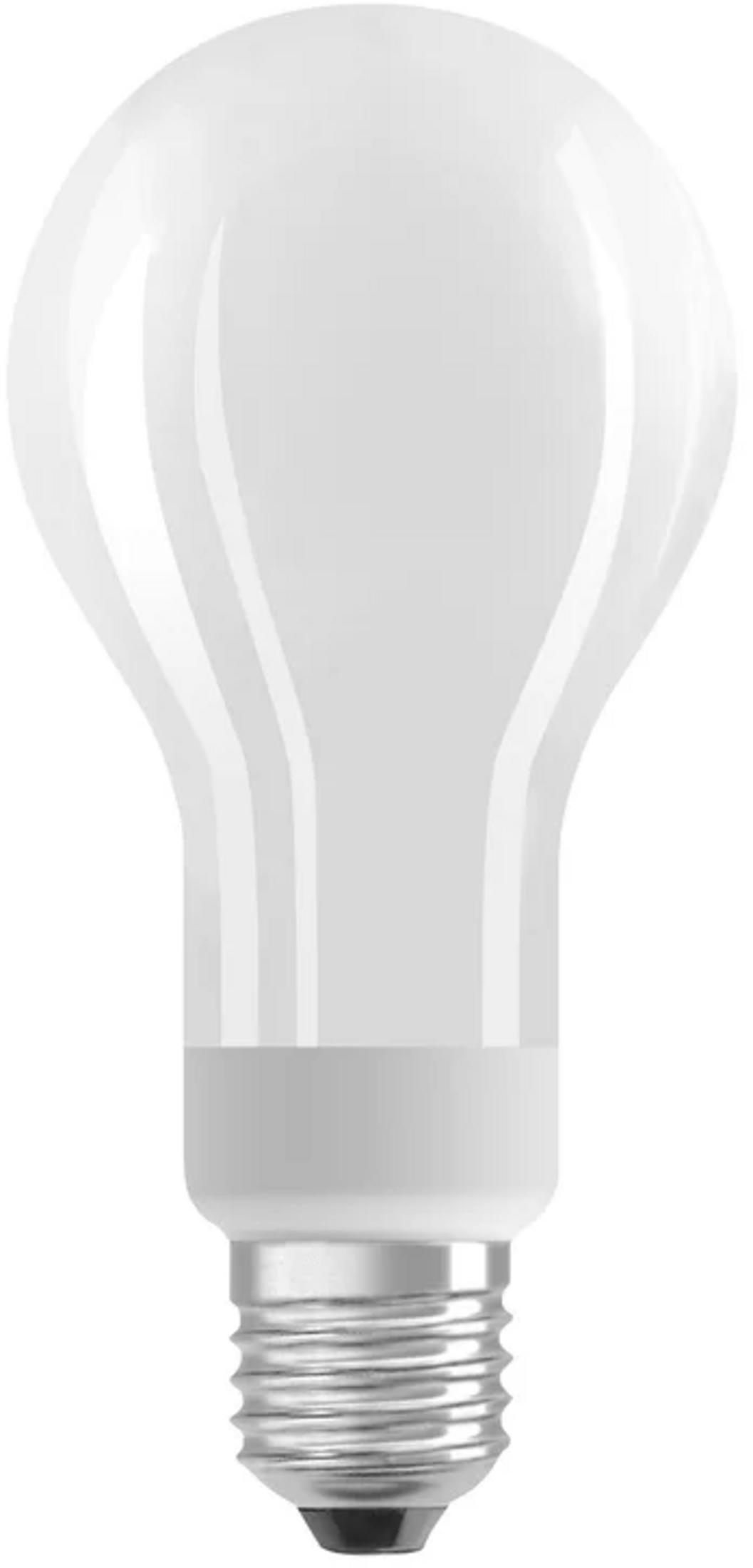 Biała żarówka z srebrną podstawą na białym tle.