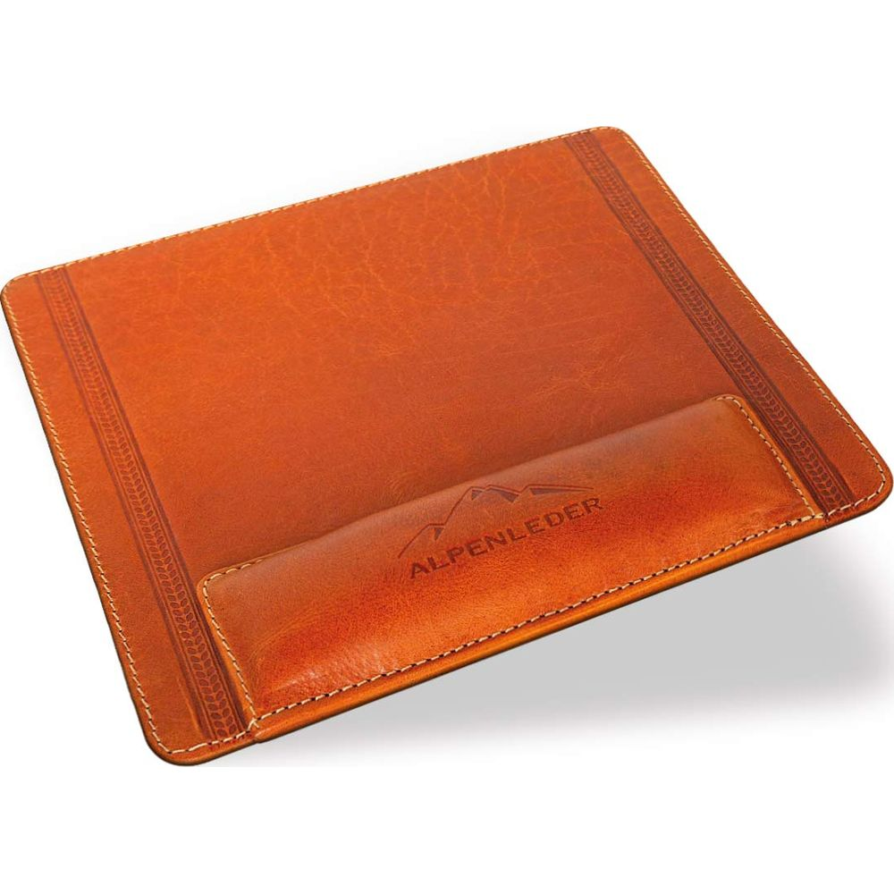 Tapis de souris en cuir marron avec repose-poignet. Logo en relief et détail cousu.