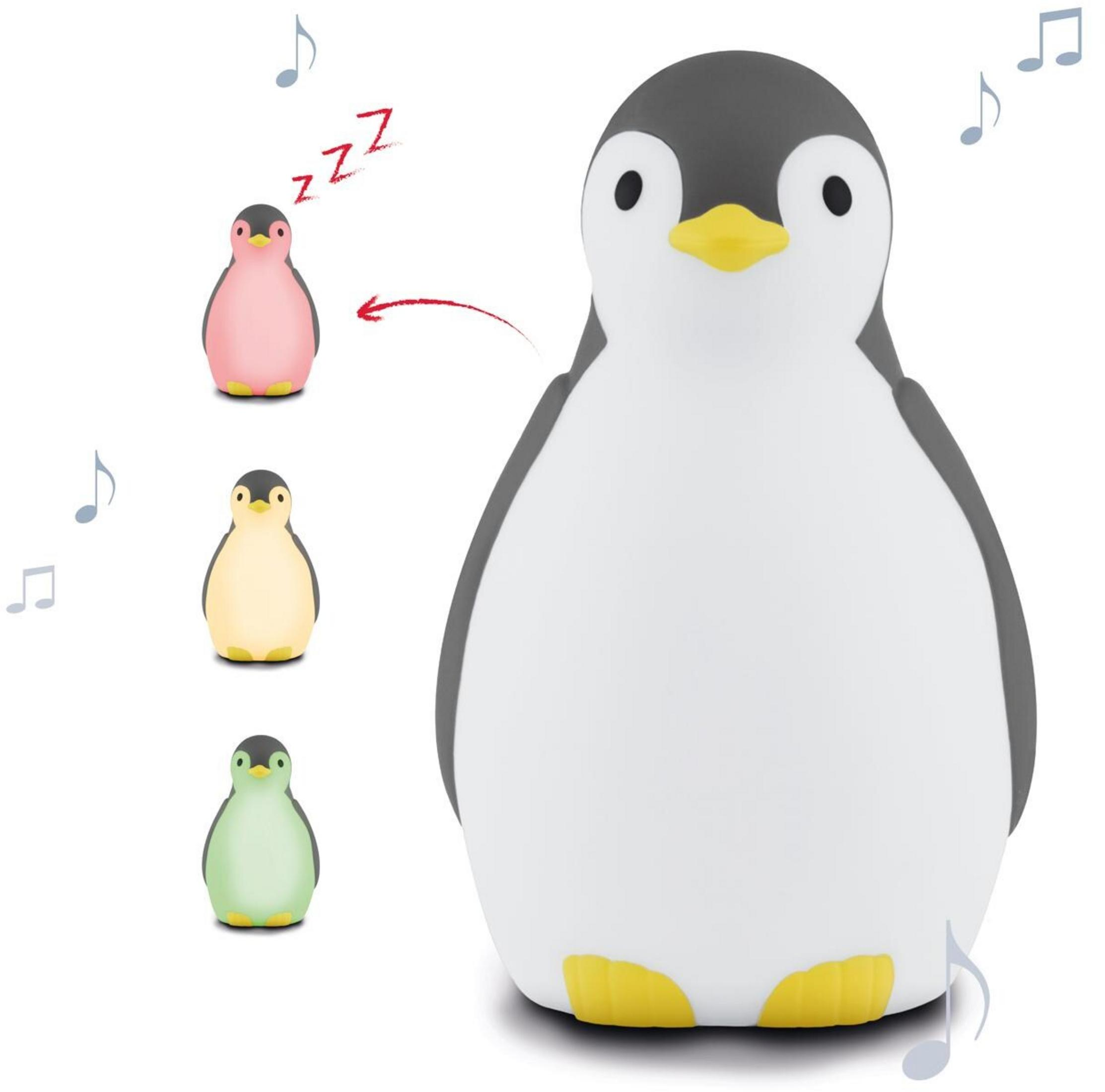 Una grande luce notturna a forma di pinguino grigio e bianco con tre piccoli pinguini rosa, gialli e verdi accanto.