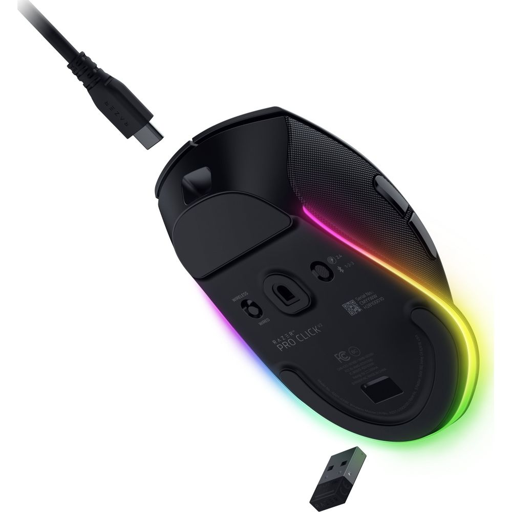 Czarna mysz Razer Pro Click z podświetleniem RGB, kablem USB-C i donglem.