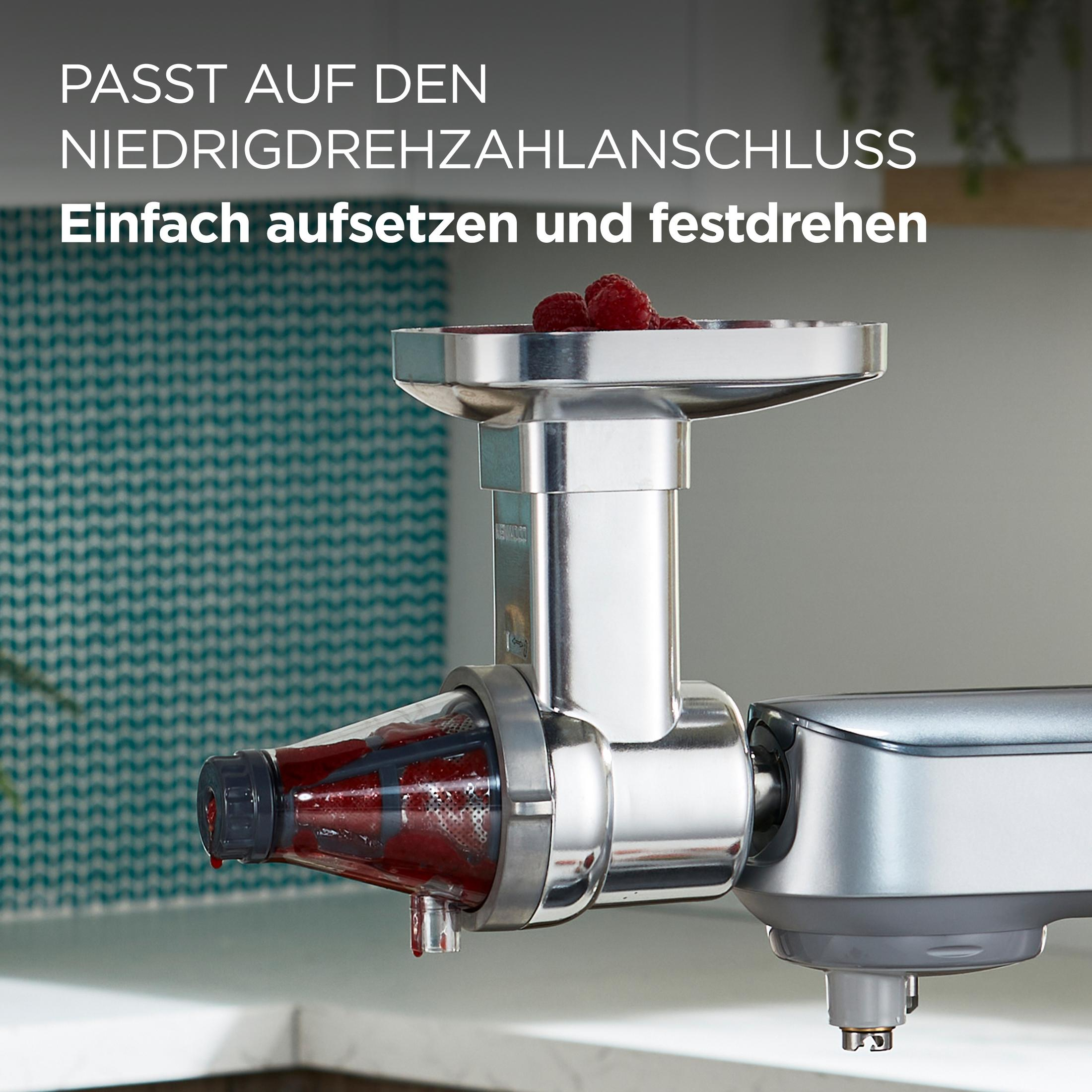 Błyszcząca przystawka do sokowirówki z jagodami i czerwonym sokiem.