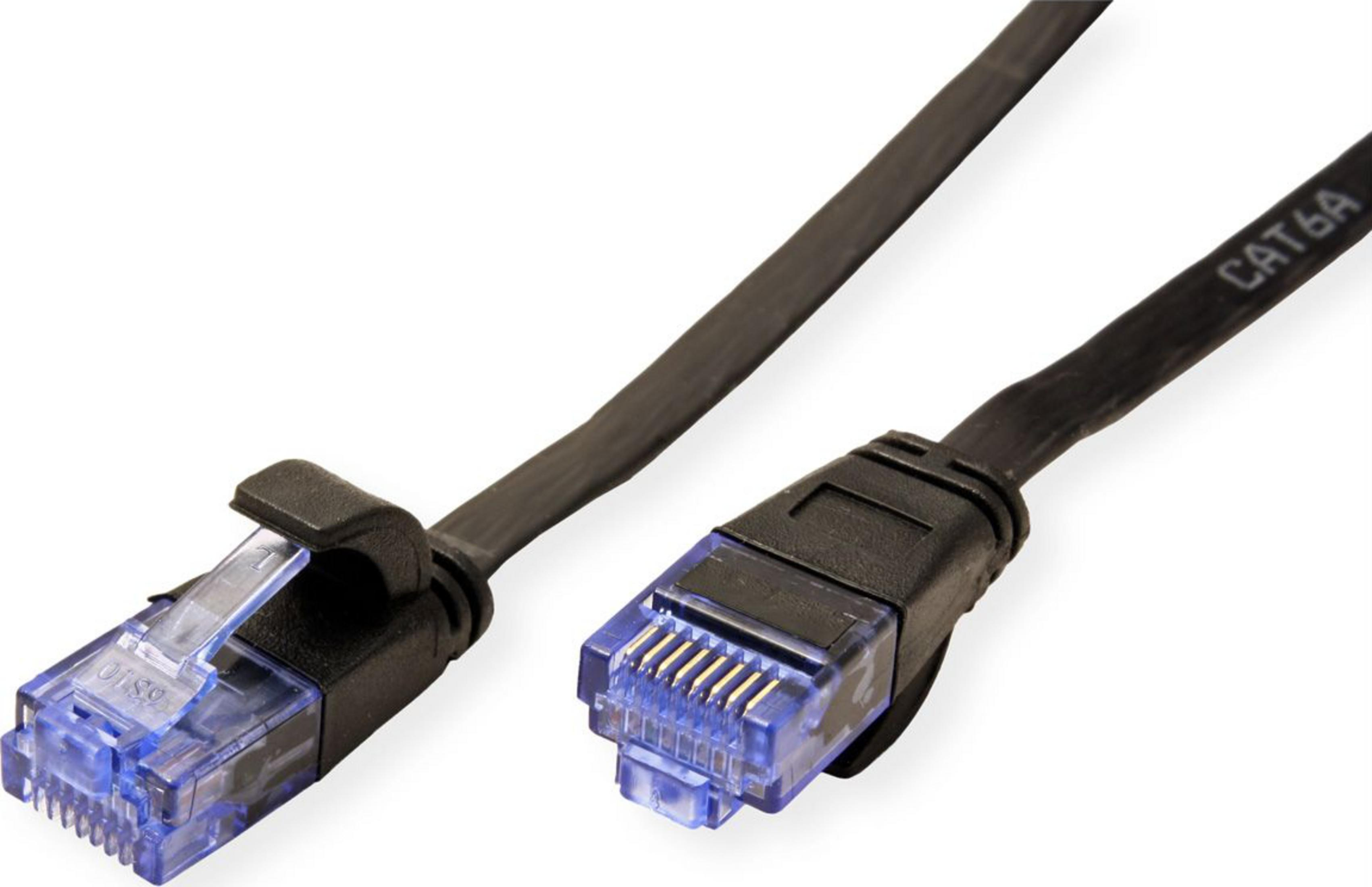 Un câble réseau plat noir avec deux connecteurs RJ45. L'un est bleu, l'autre noir.