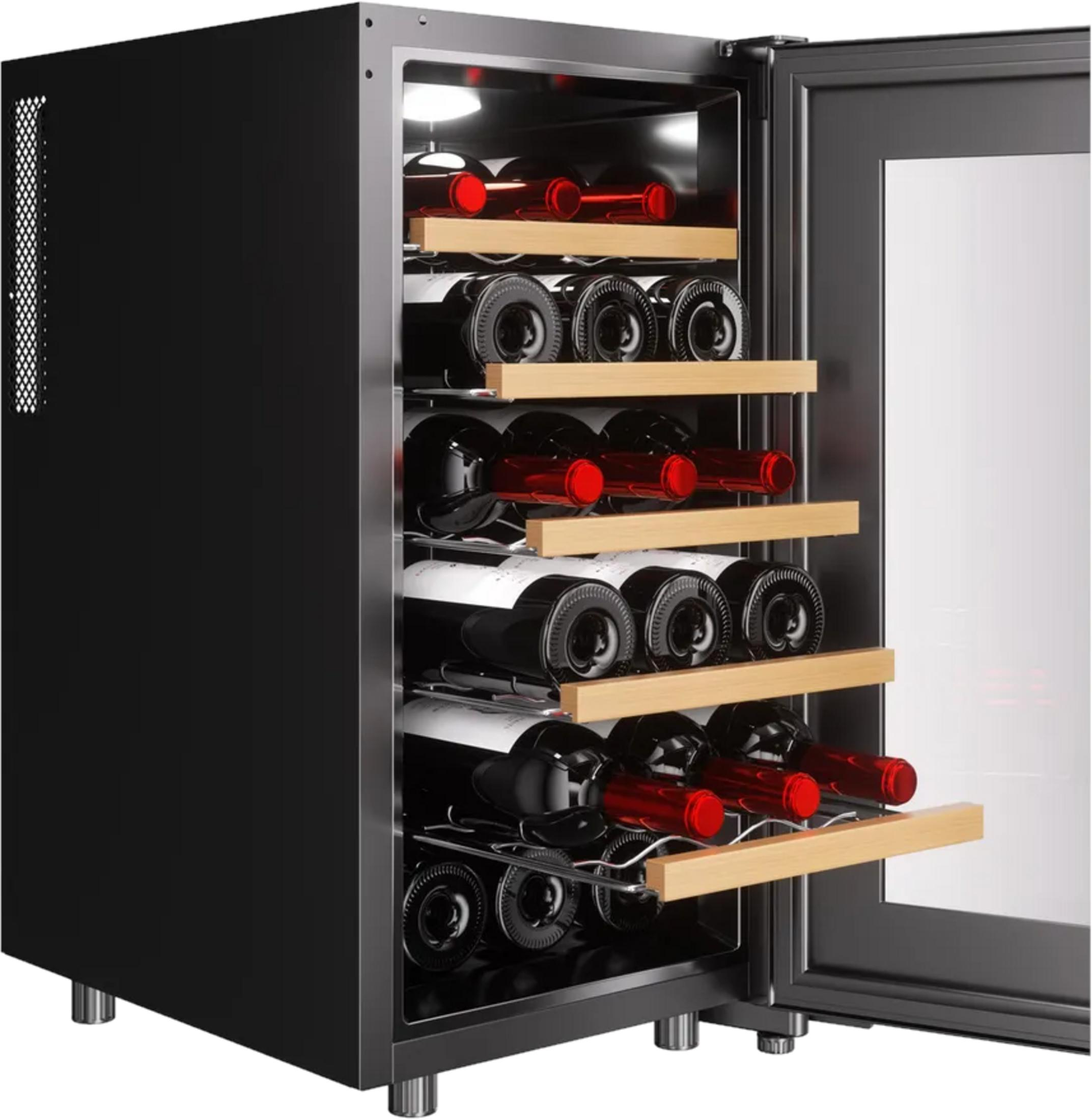 Schwarzer Weinkühlschrank mit Glastür, gefüllt mit roten und schwarzen Flaschen auf Holzböden.