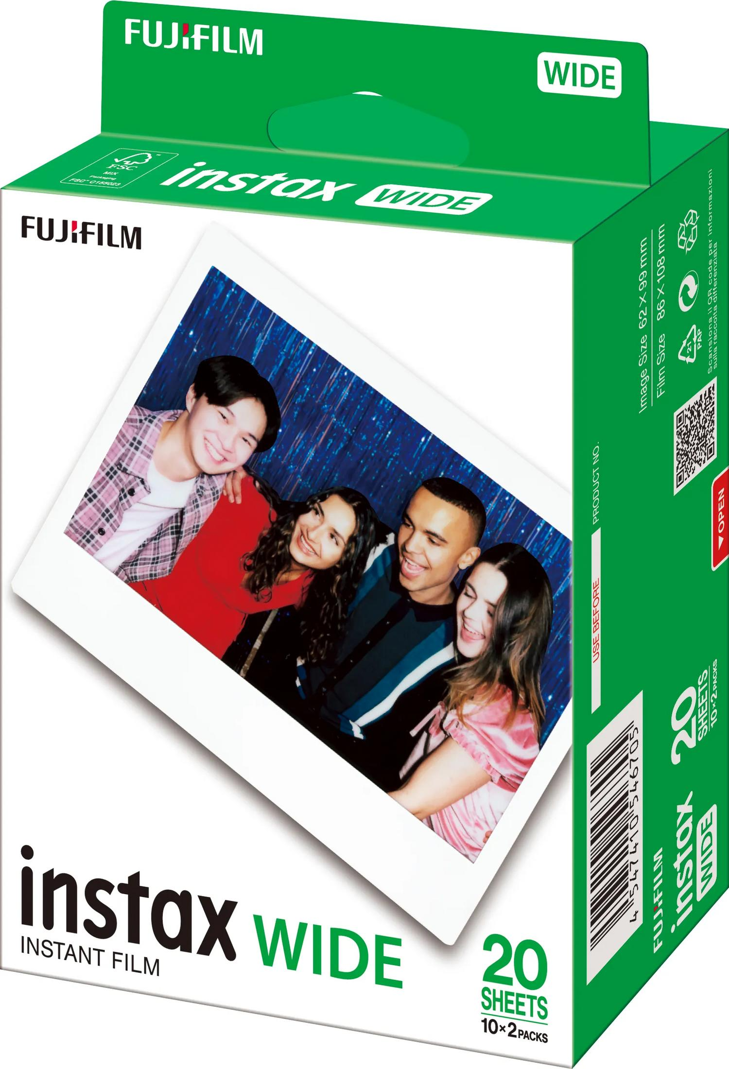 Fujifilm Instax Wide-Verpackung mit vier lachenden jungen Erwachsenen auf einem Foto.