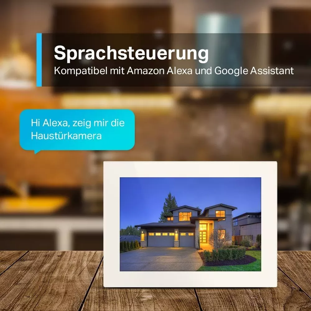 Bildschirm zeigt Haus mit Sprachsteuerung und Alexa-Befehl.