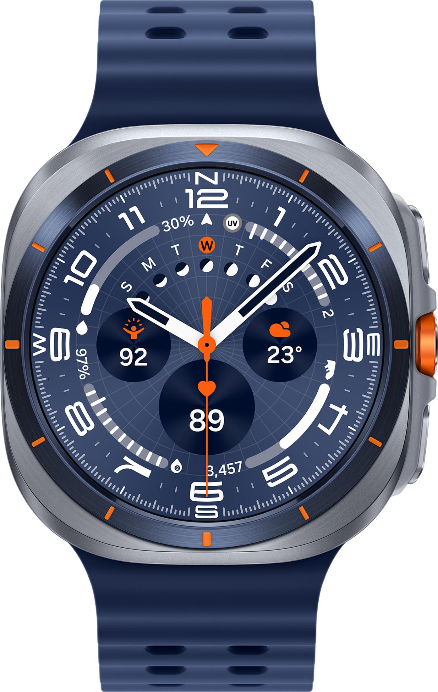 Uno smartwatch blu con cassa argentata e accenti arancioni. Il display mostra numeri, meteo e battito cardiaco.