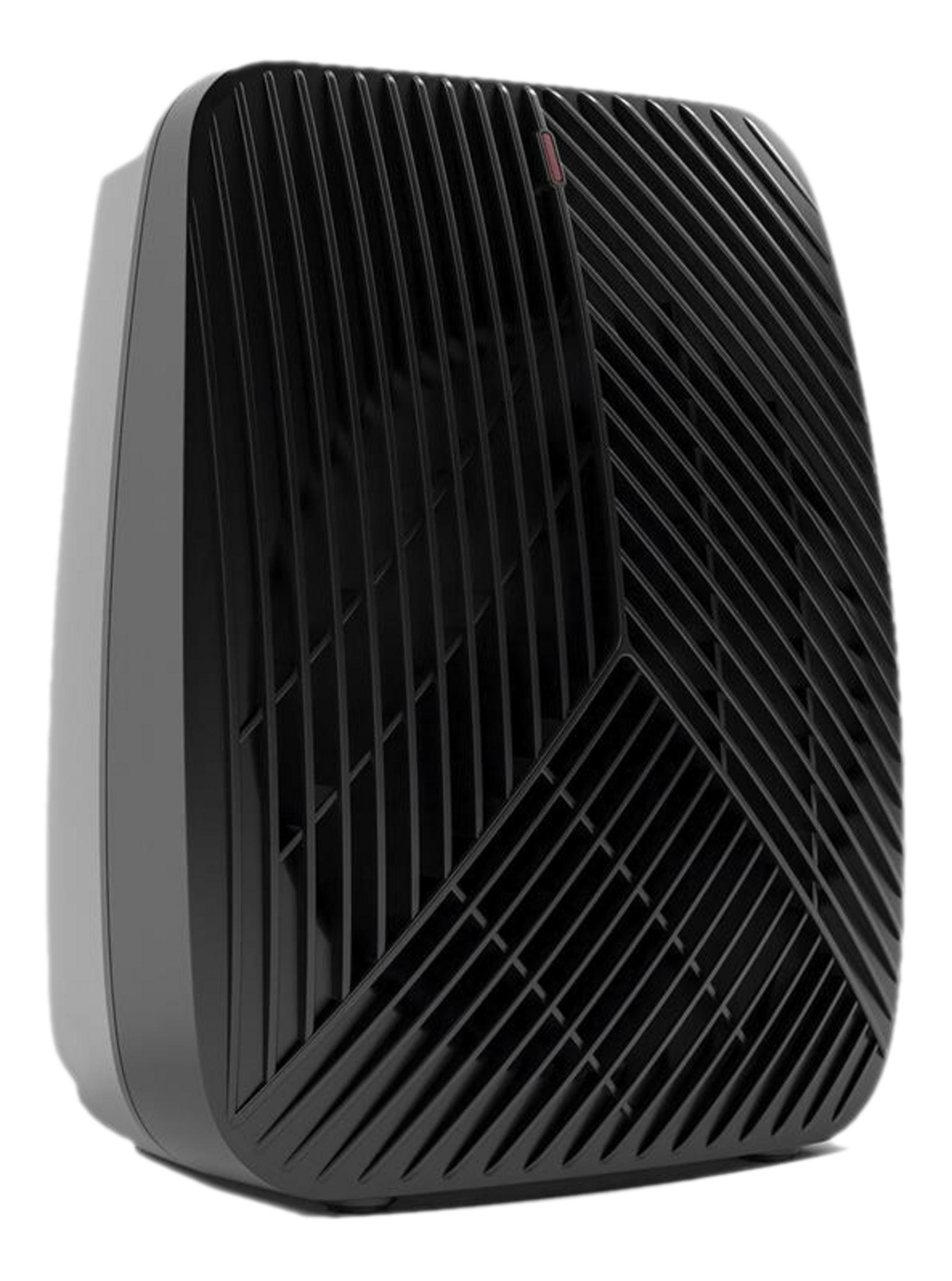 Czarny wentylator z pionowymi żebrami i małym czerwonym światełkiem.