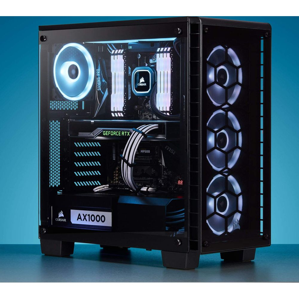 Czarna obudowa komputera z przeszklonym frontem, podświetlona niebieskimi i białymi diodami LED.