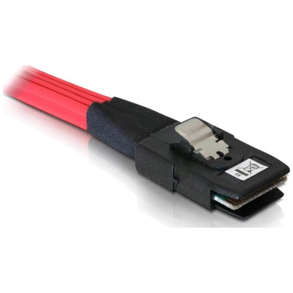Cavo SATA rosso con connettore nero e clip di blocco.