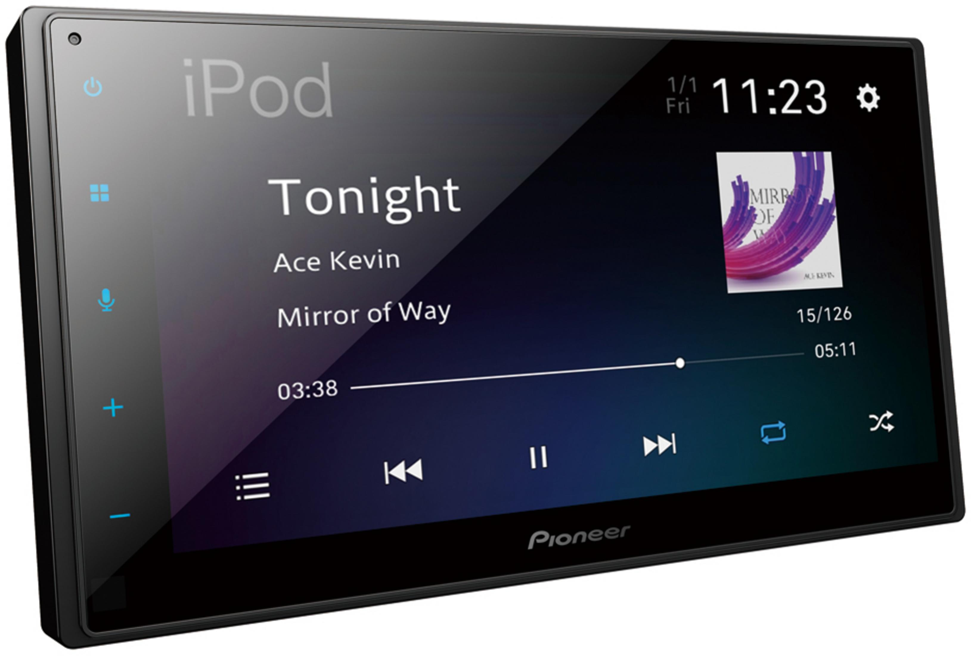Un'autoradio Pioneer mostra la canzone "Tonight" di Ace Kevin.