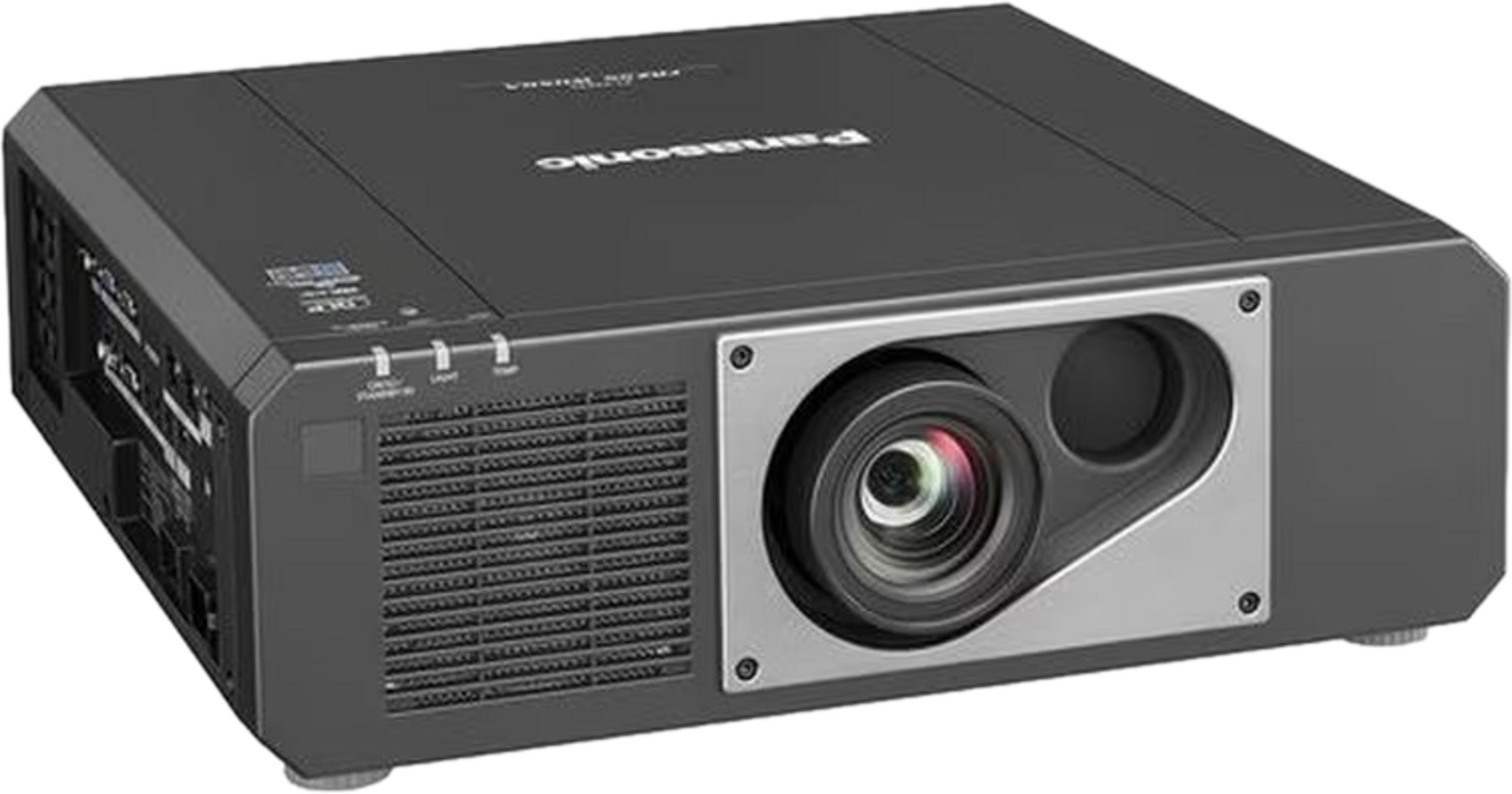 Ein schwarzer Panasonic-Projektor mit Linse und Lüftungsschlitzen.