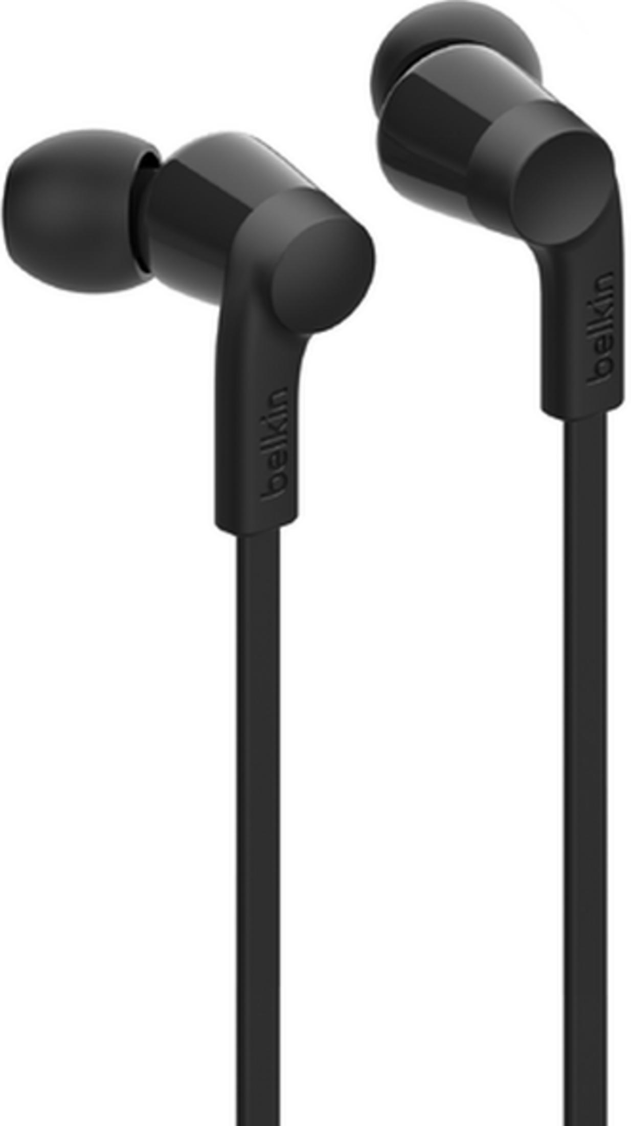 Écouteurs Belkin noirs filaires avec câbles sur fond blanc.