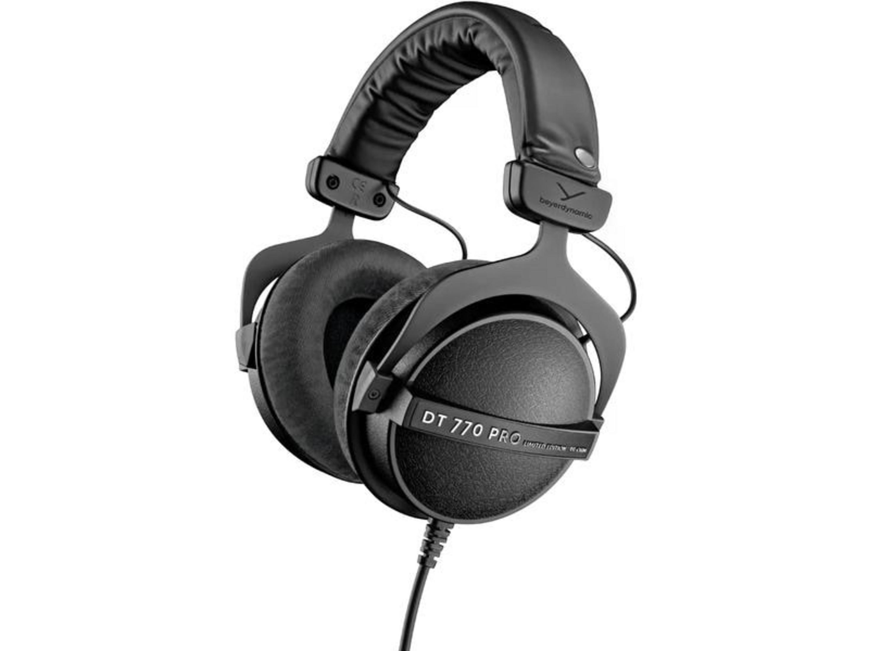 Czarne słuchawki Beyerdynamic z wyściełanym pałąkiem i nausznikami.