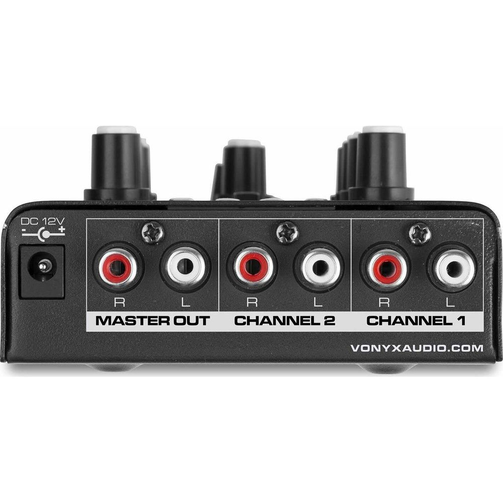 Vista trasera de un dispositivo de audio con puertos: DC 12V, Master Out (R/L), Canal 2 (R/L), Canal 1 (R/L).