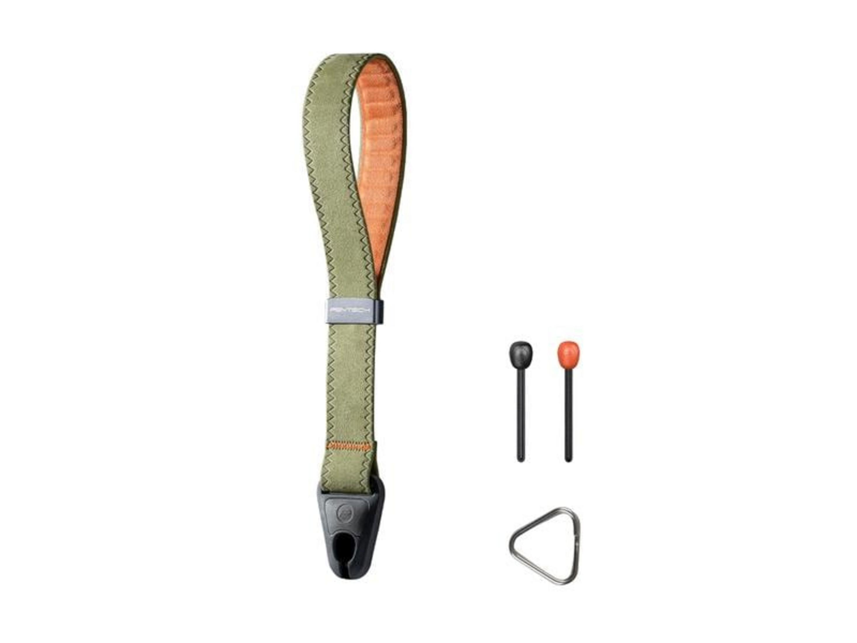 Zielona opaska na nadgarstek z pomarańczową podszewką, czarno-pomarańczowymi bolcami i trójkątnym pierścieniem.