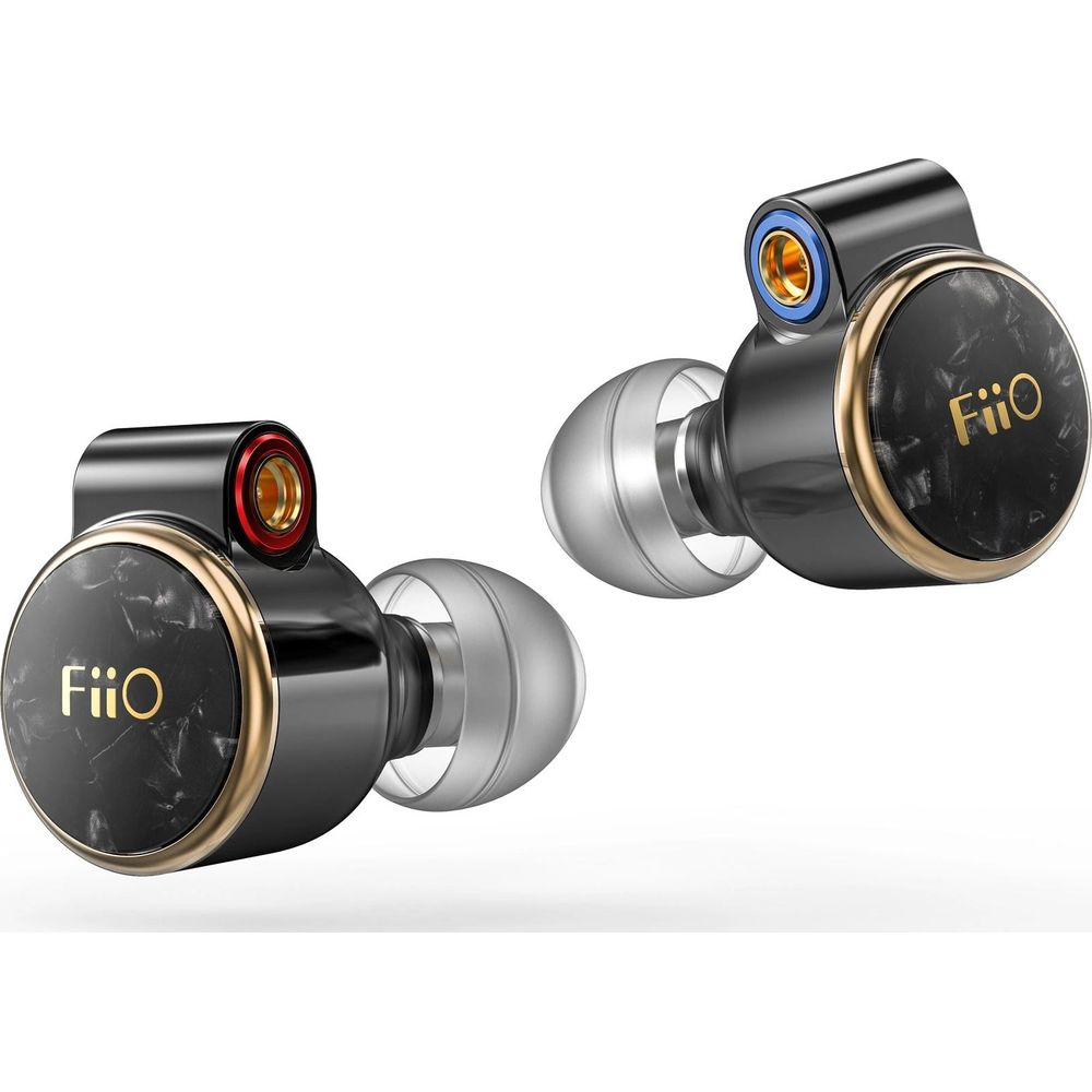 Dos auriculares FiiO con carcasas negras y detalles dorados.