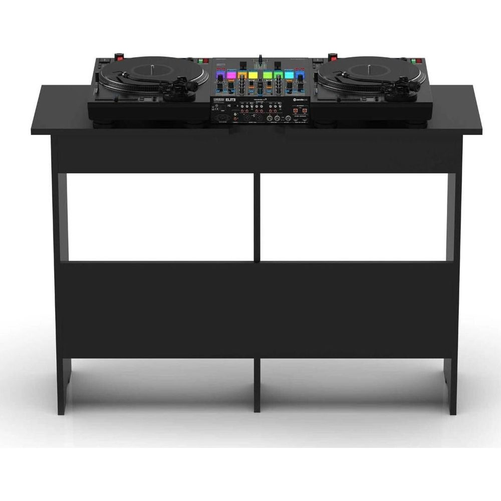 Schwarzer DJ-Tisch mit zwei Plattenspielern und einem Mixer.