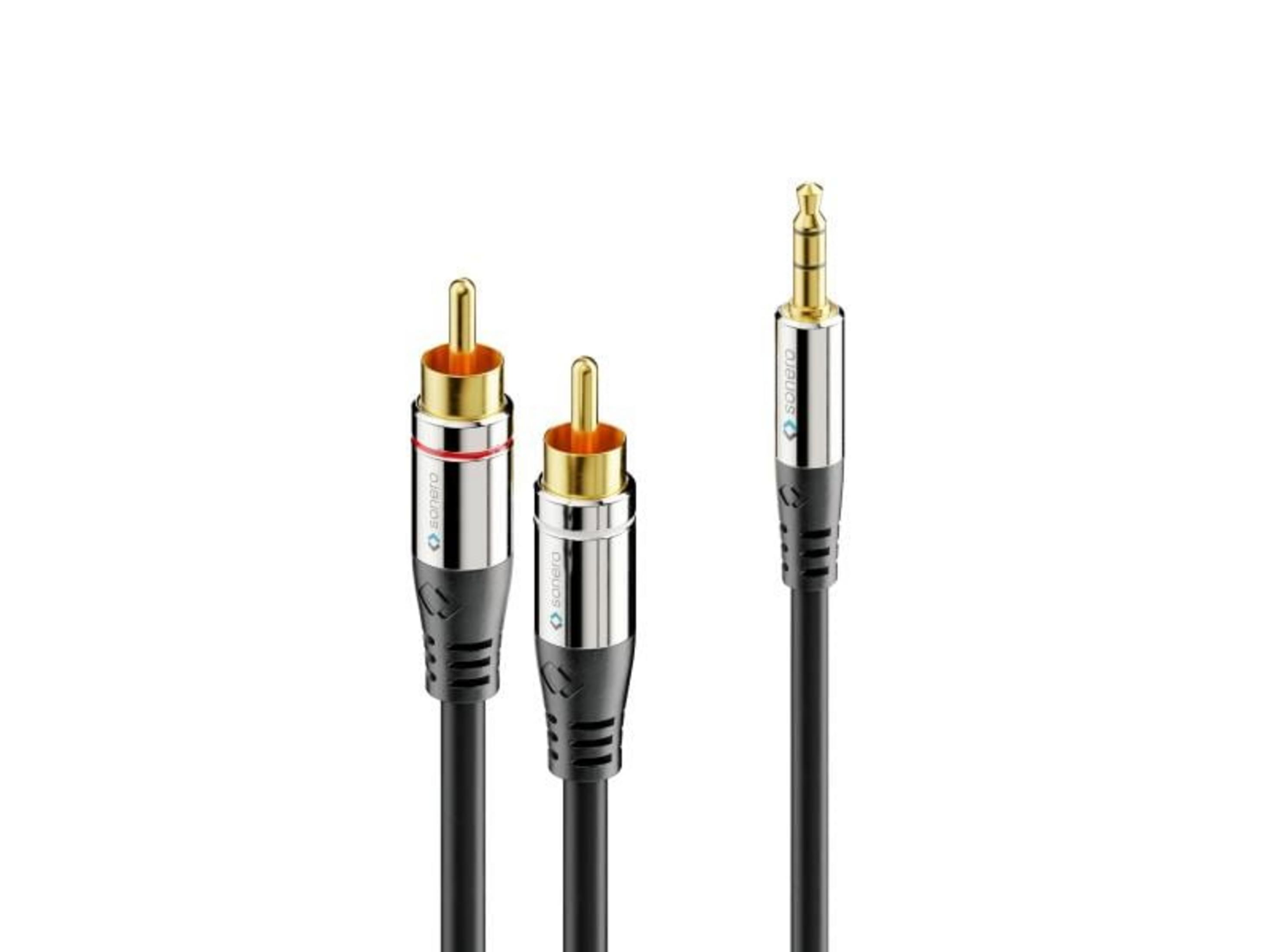 Drei Audiokabel-Stecker: zwei Cinch und ein 3,5-mm-Klinkenstecker, Gold.