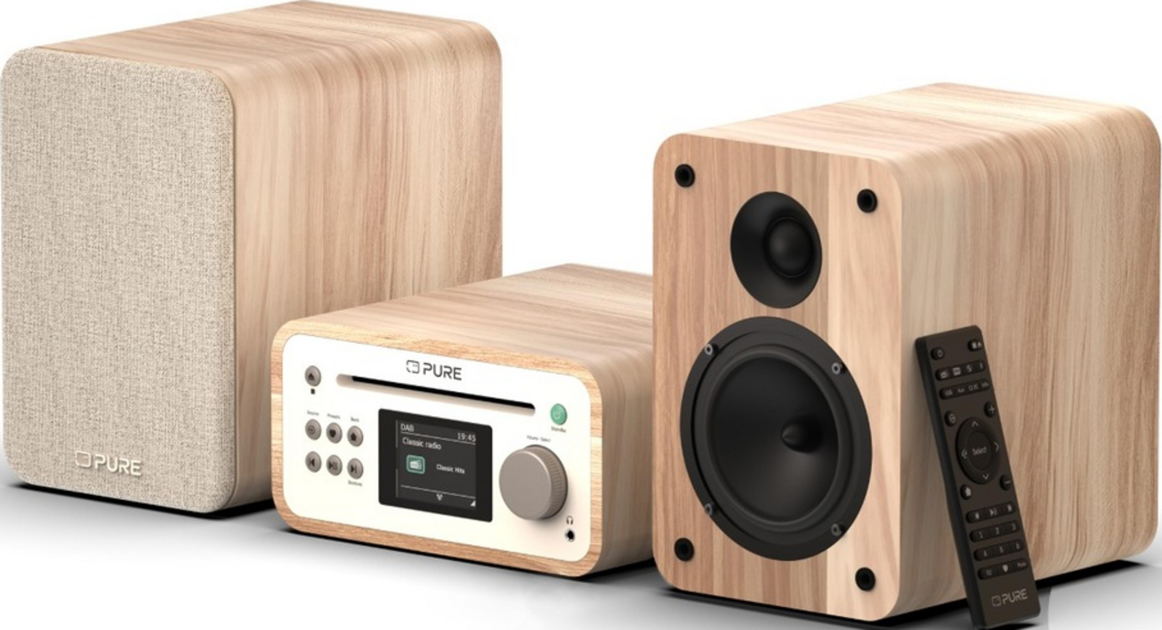 Radio in legno con altoparlante e telecomando.
