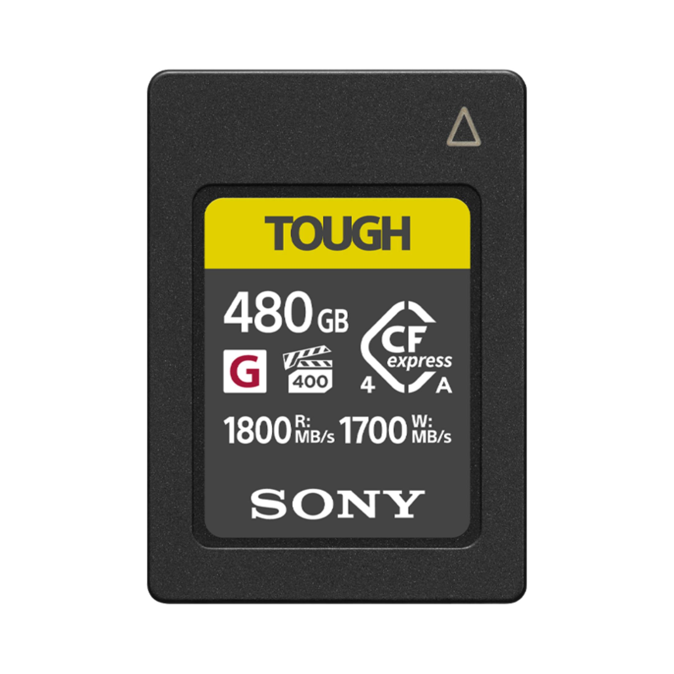 Una scheda di memoria Sony CFexpress A nera da 480 GB con specifiche di velocità.