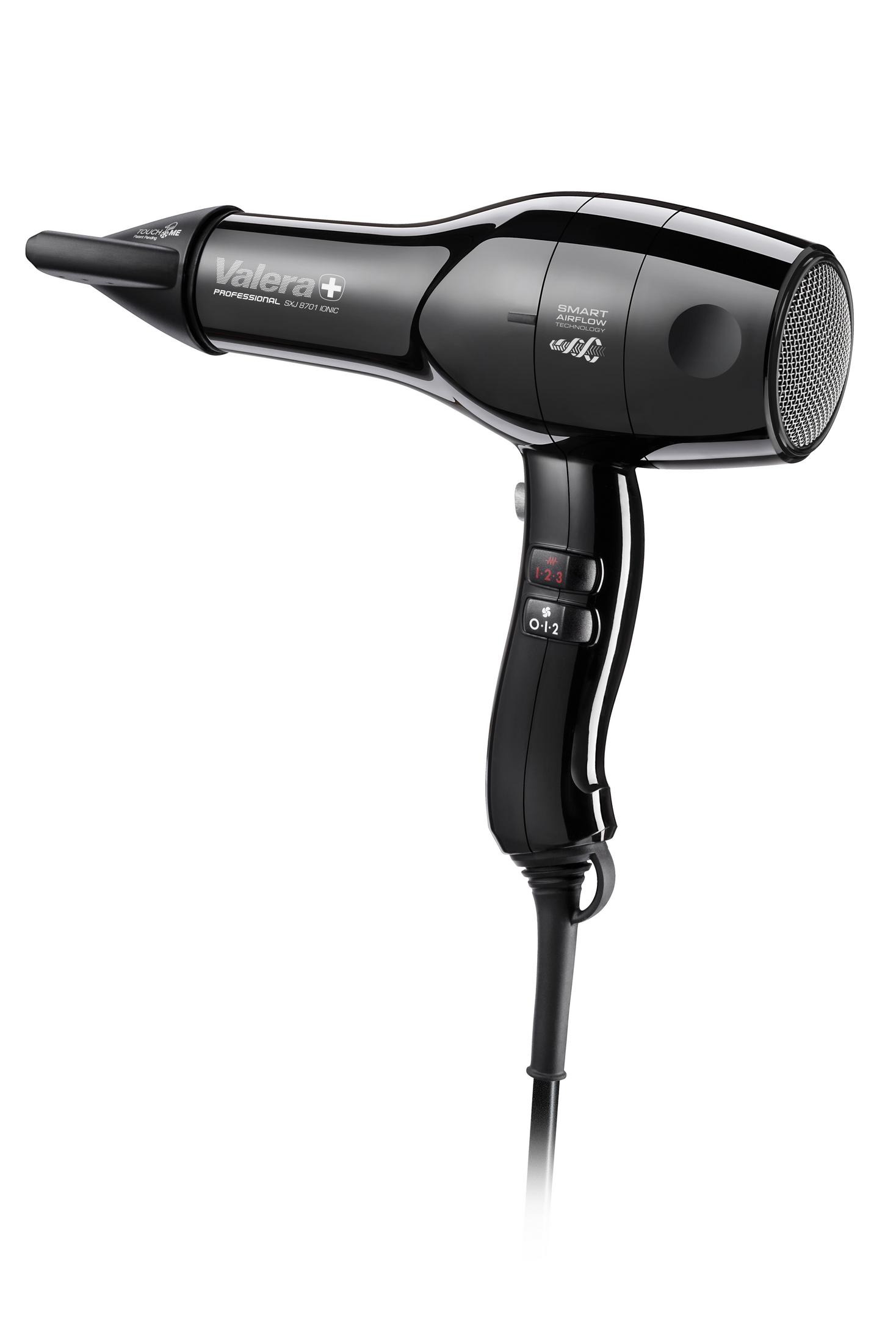 Czarna suszarka do włosów Valera Professional z dyszą i trzema ustawieniami ciepła/prędkości.