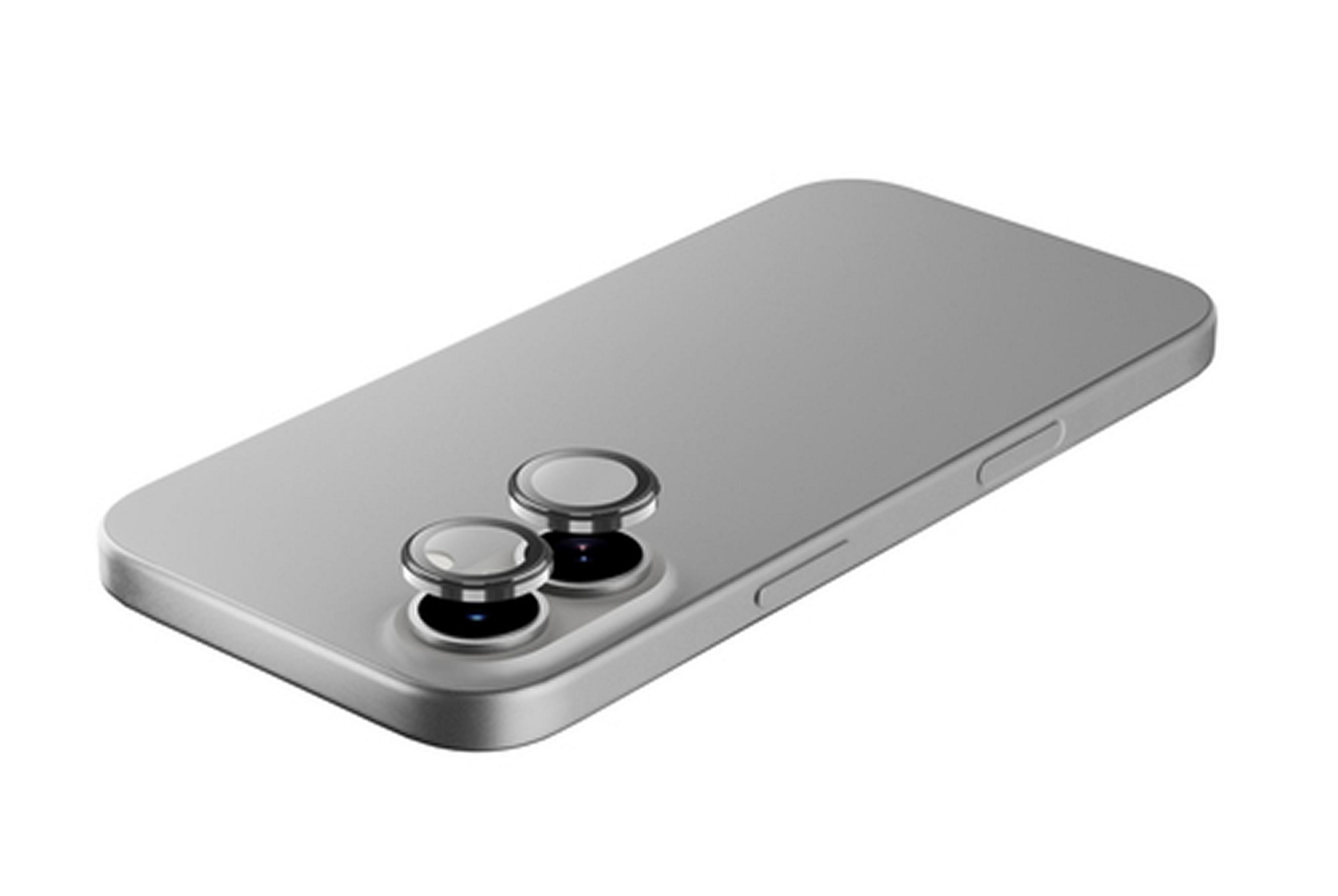 Smartphone argentato con due obiettivi fotografici sul retro, su sfondo bianco.