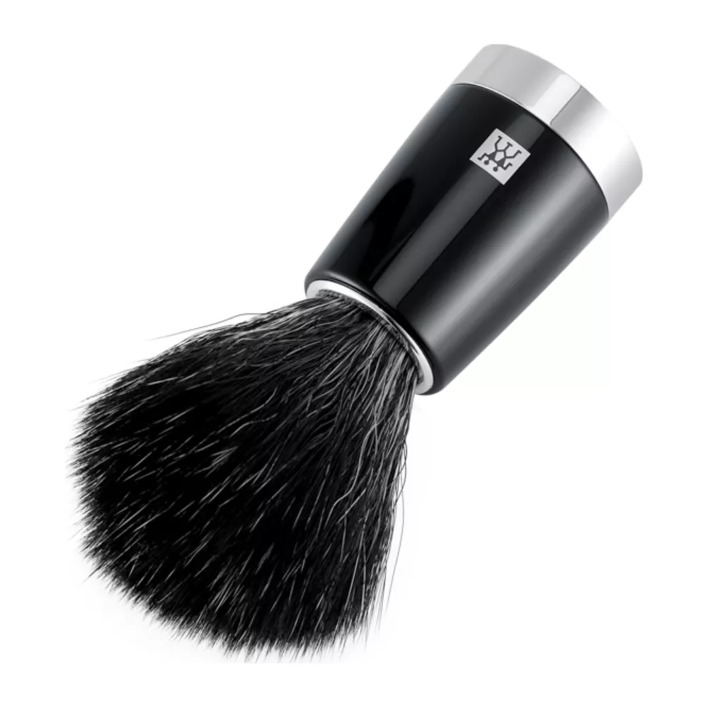 Pennello da barba nero con finiture argentate e logo.