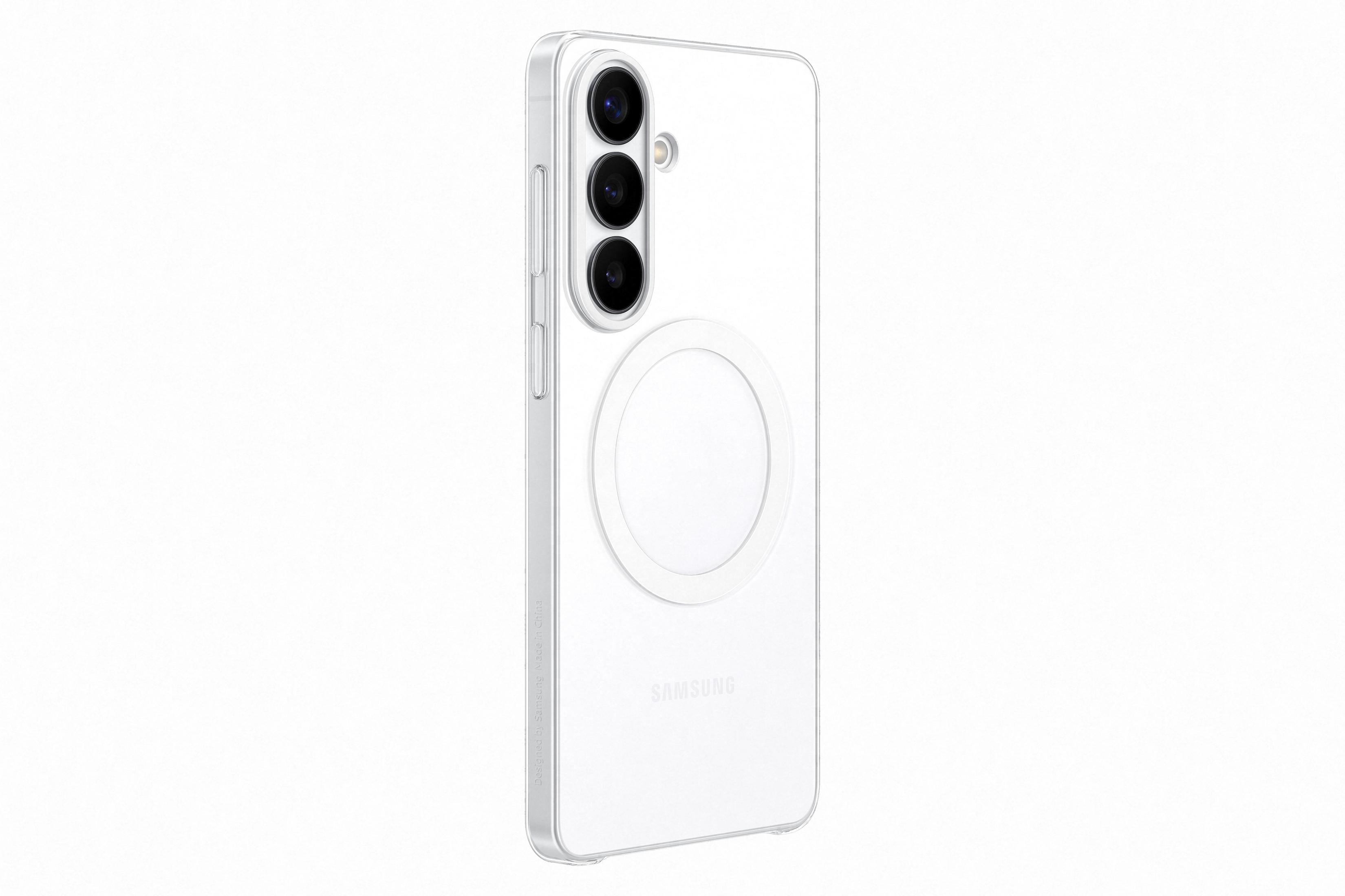 Una custodia trasparente per telefono con tre obiettivi e un anello.