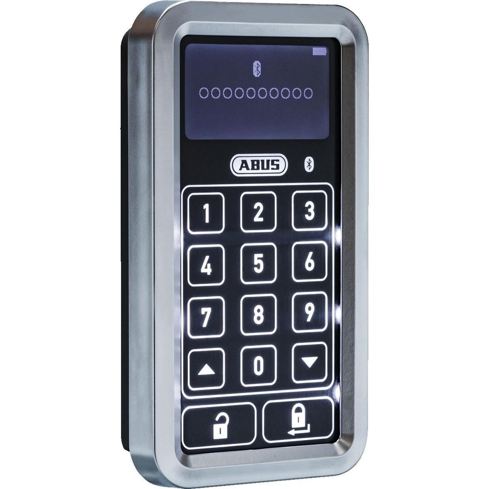 Ein silbernes ABUS-Zahlenschloss mit beleuchteter Tastatur und kleinem Bildschirm.