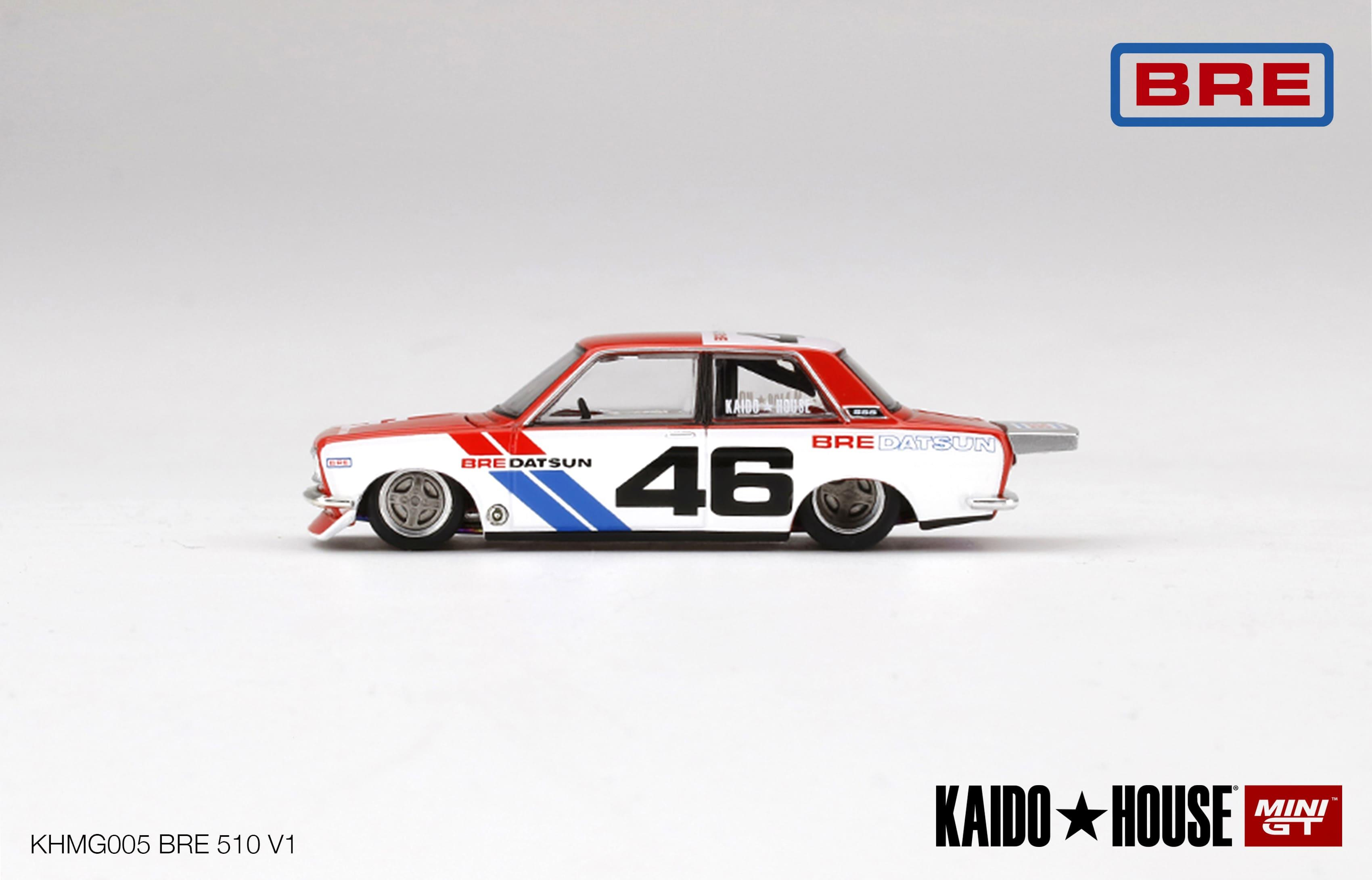 46 numaralı kırmızı ve beyaz Datsun 510 model araba.