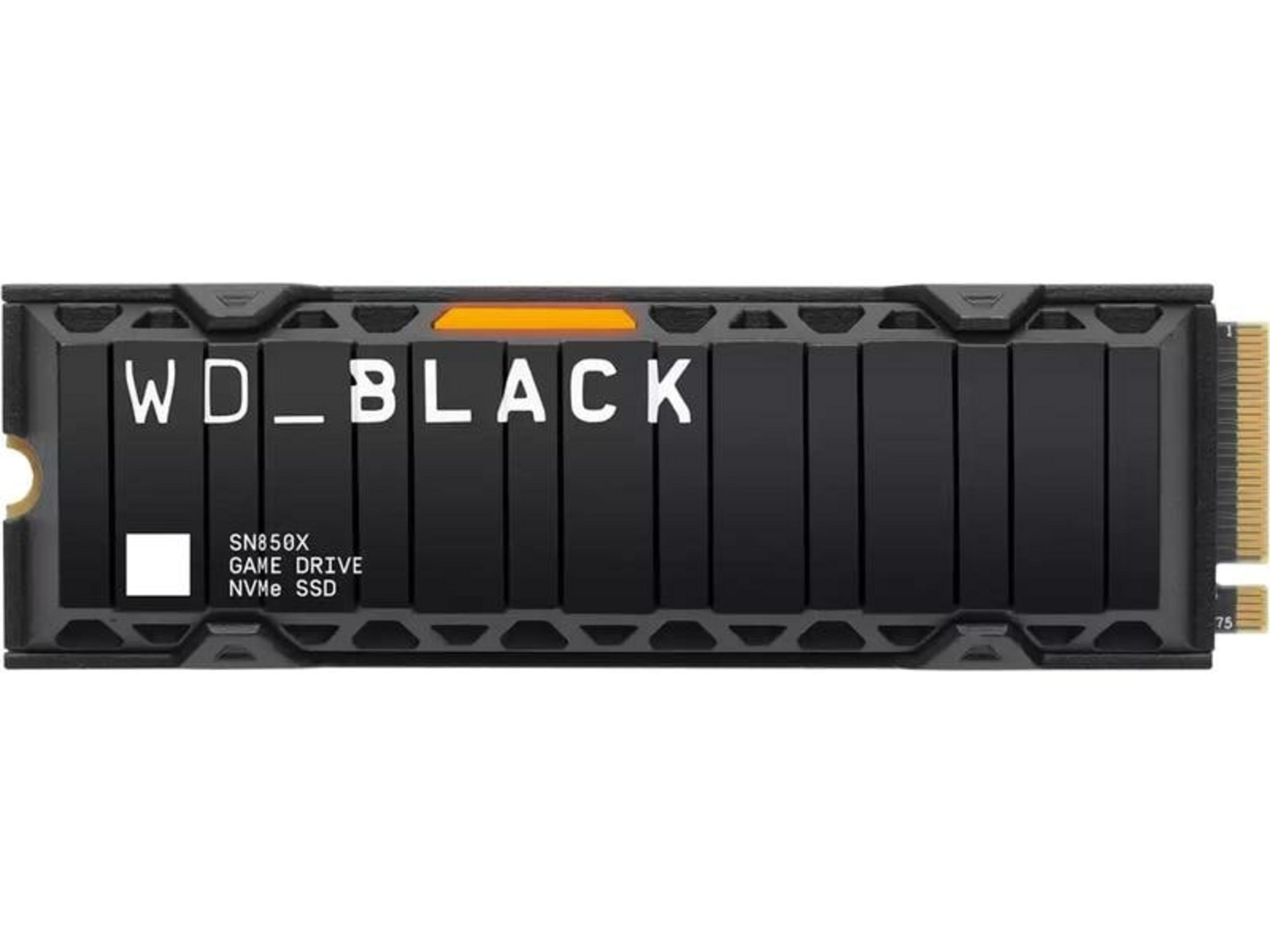 Czarny dysk SSD NVMe WD_BLACK z radiatorem i pomarańczowymi akcentami.