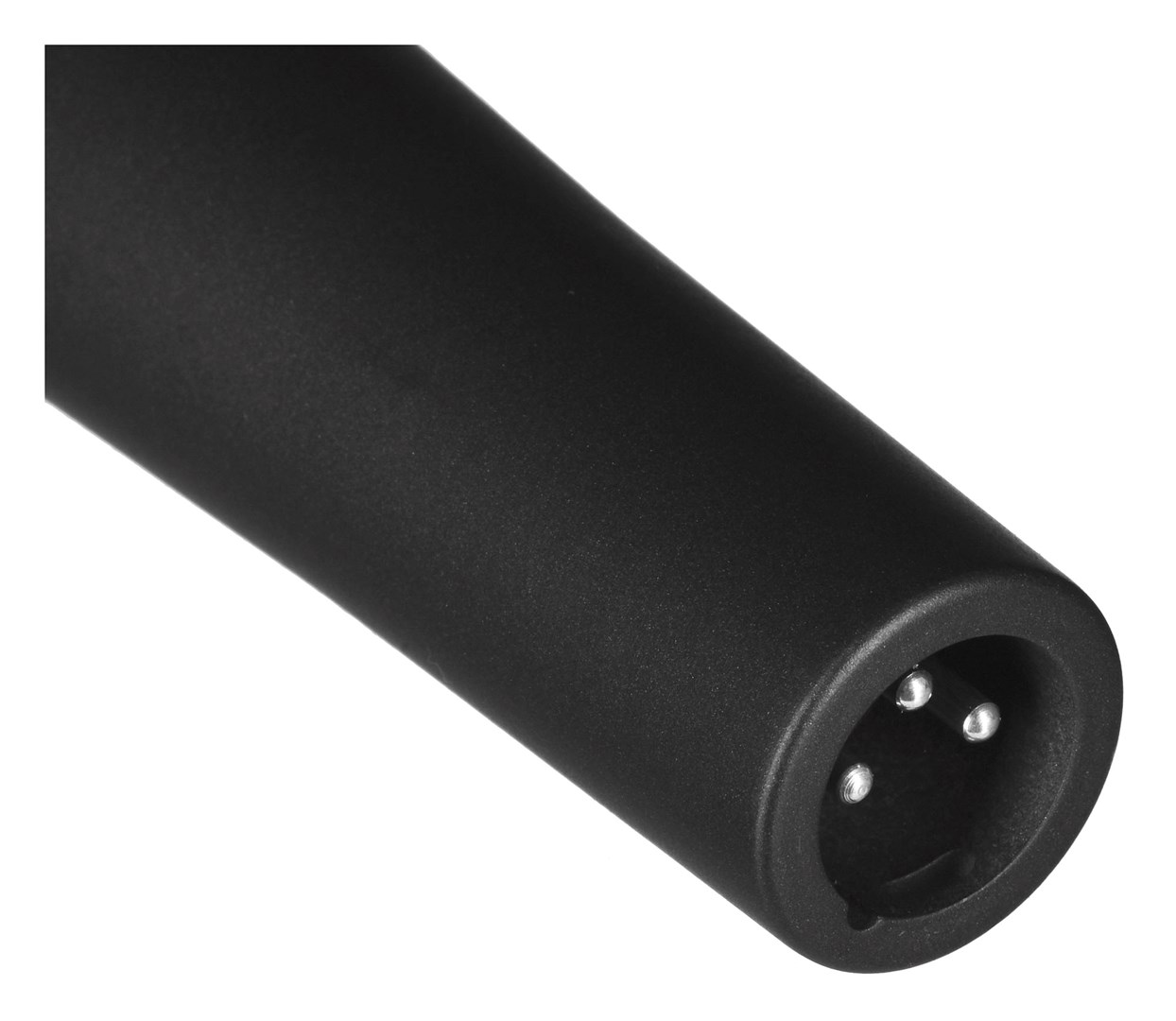 Czarny złącz XLR z trzema pinami na białym tle.