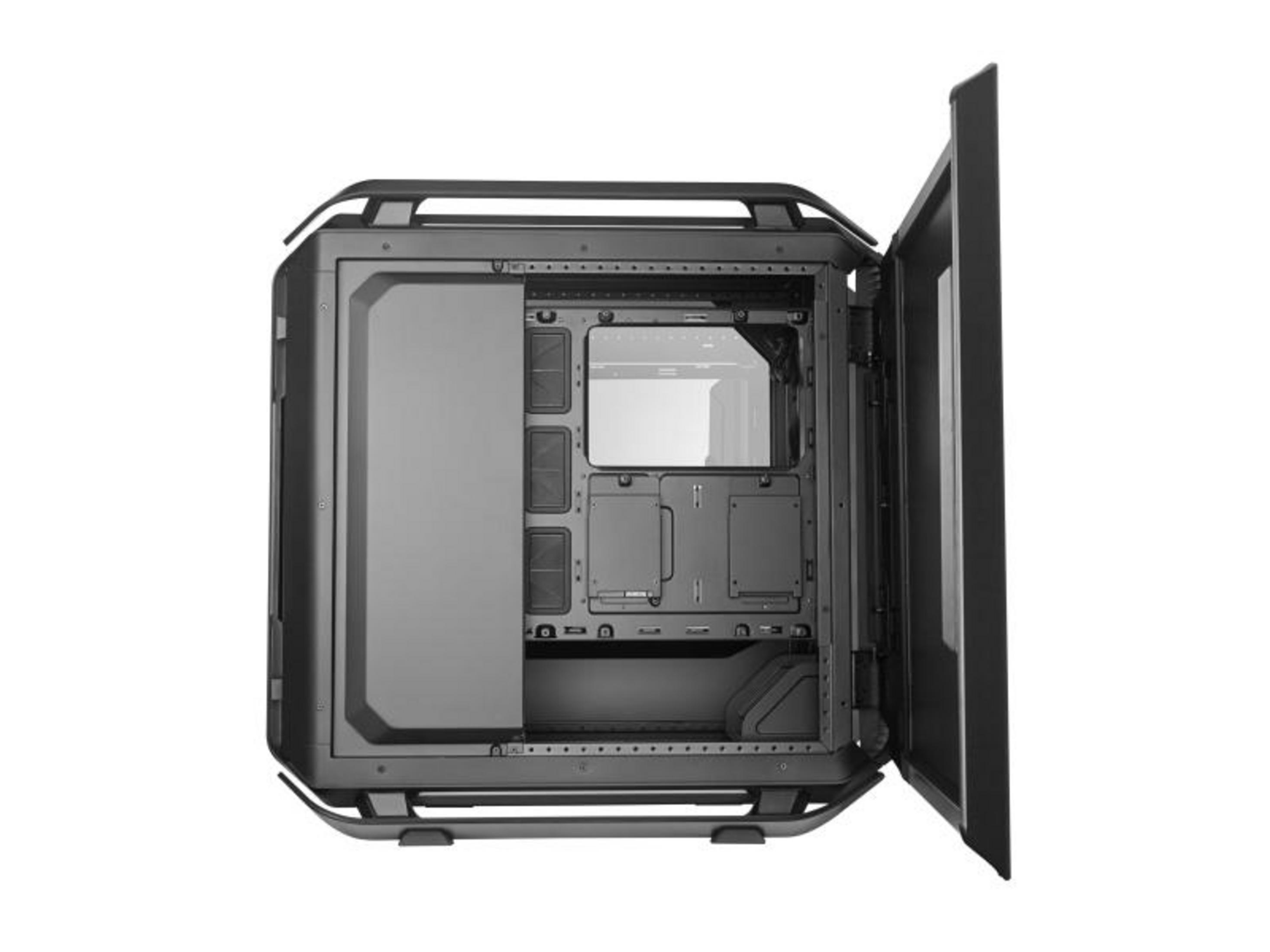 Czarna obudowa komputera z otwartym panelem bocznym, ukazującym wnętrze.