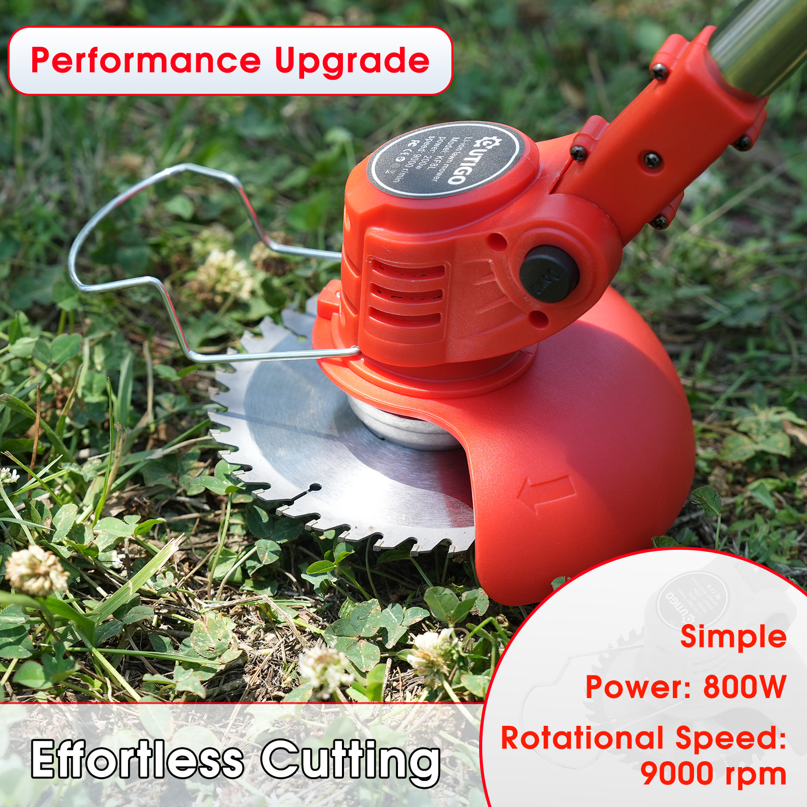 Zbliżenie czerwonego trymera z metalowym ostrzem na trawie.