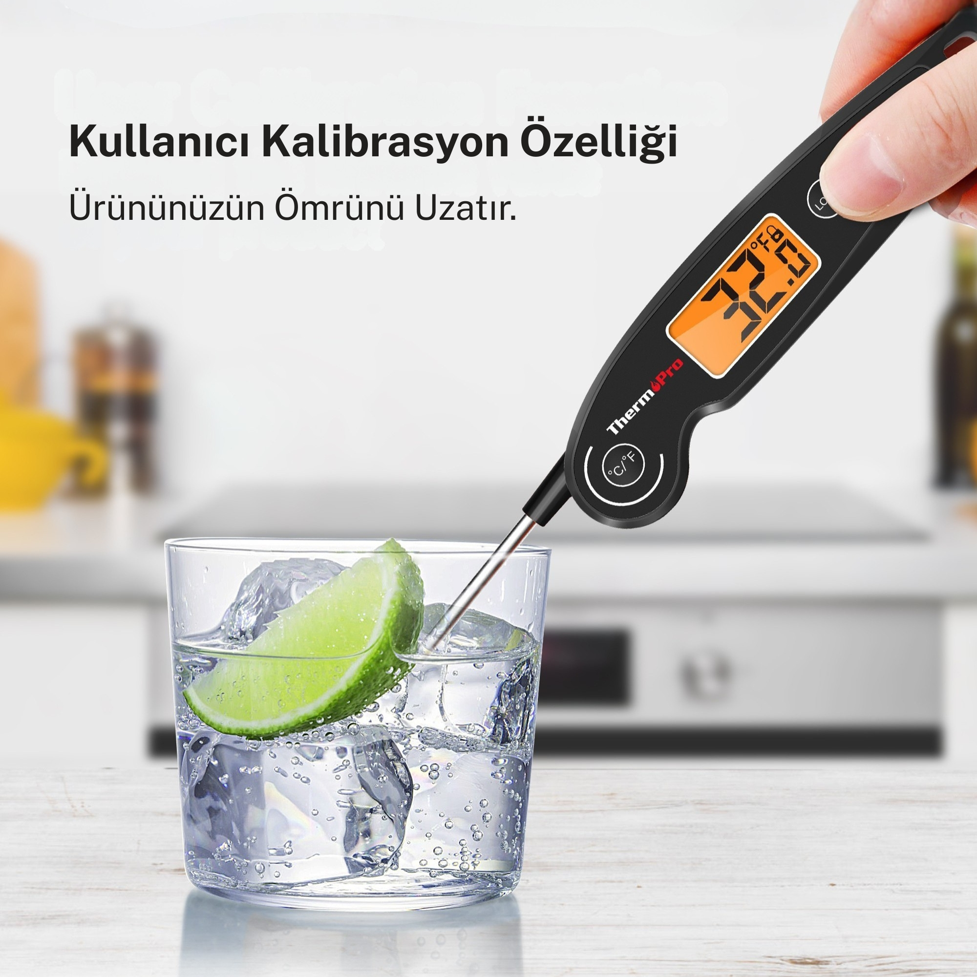 Termometre, kireç ve buzlu bir bardak suda 32°C gösteriyor.