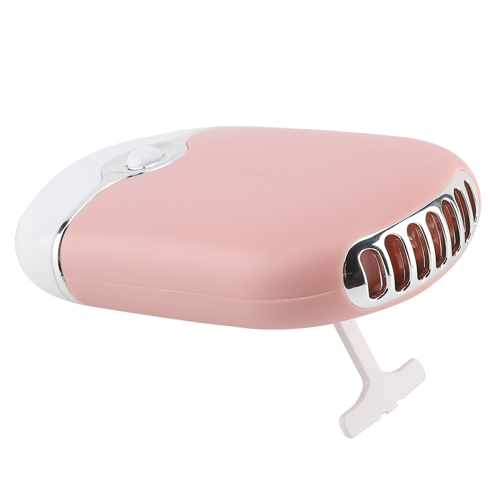 Ein rosafarbener Mini-Ventilator mit silbernen Akzenten und einem ausklappbaren Ständer.
