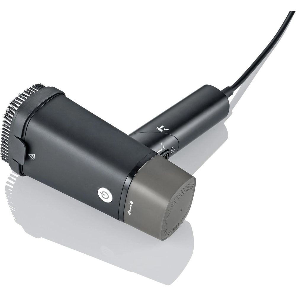 Ein schwarzer Haartrockner mit Bürstenaufsatz und Kabel.
