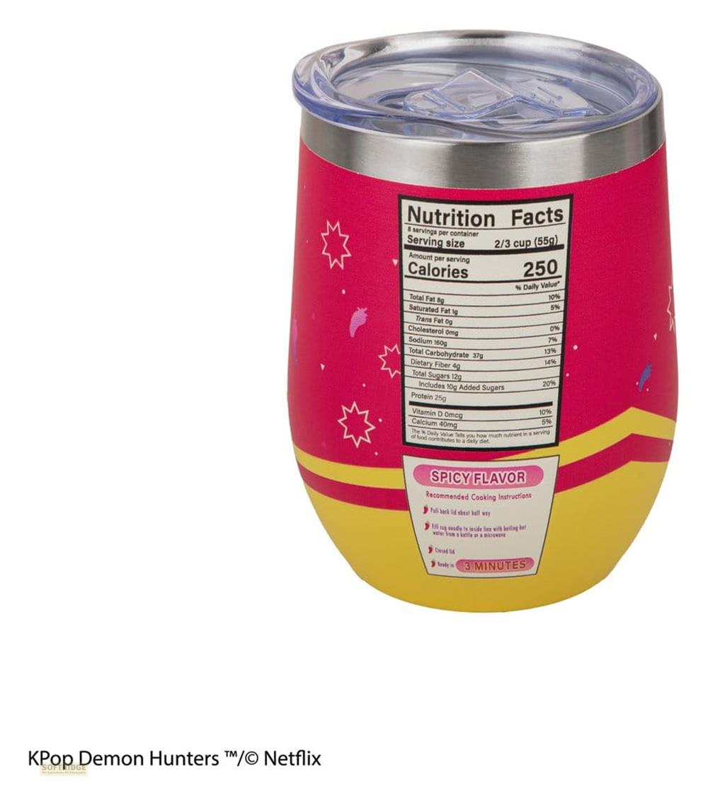 Taza roja con información nutricional e instrucciones de cocina para fideos picantes.