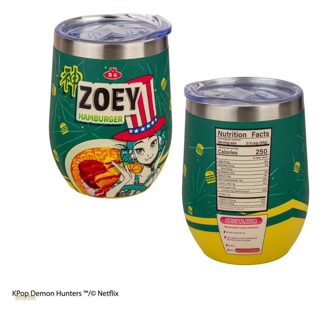 Grüner Becher mit Anime-Mädchen und Nudelgericht. Rückseite mit Nährwertangaben.