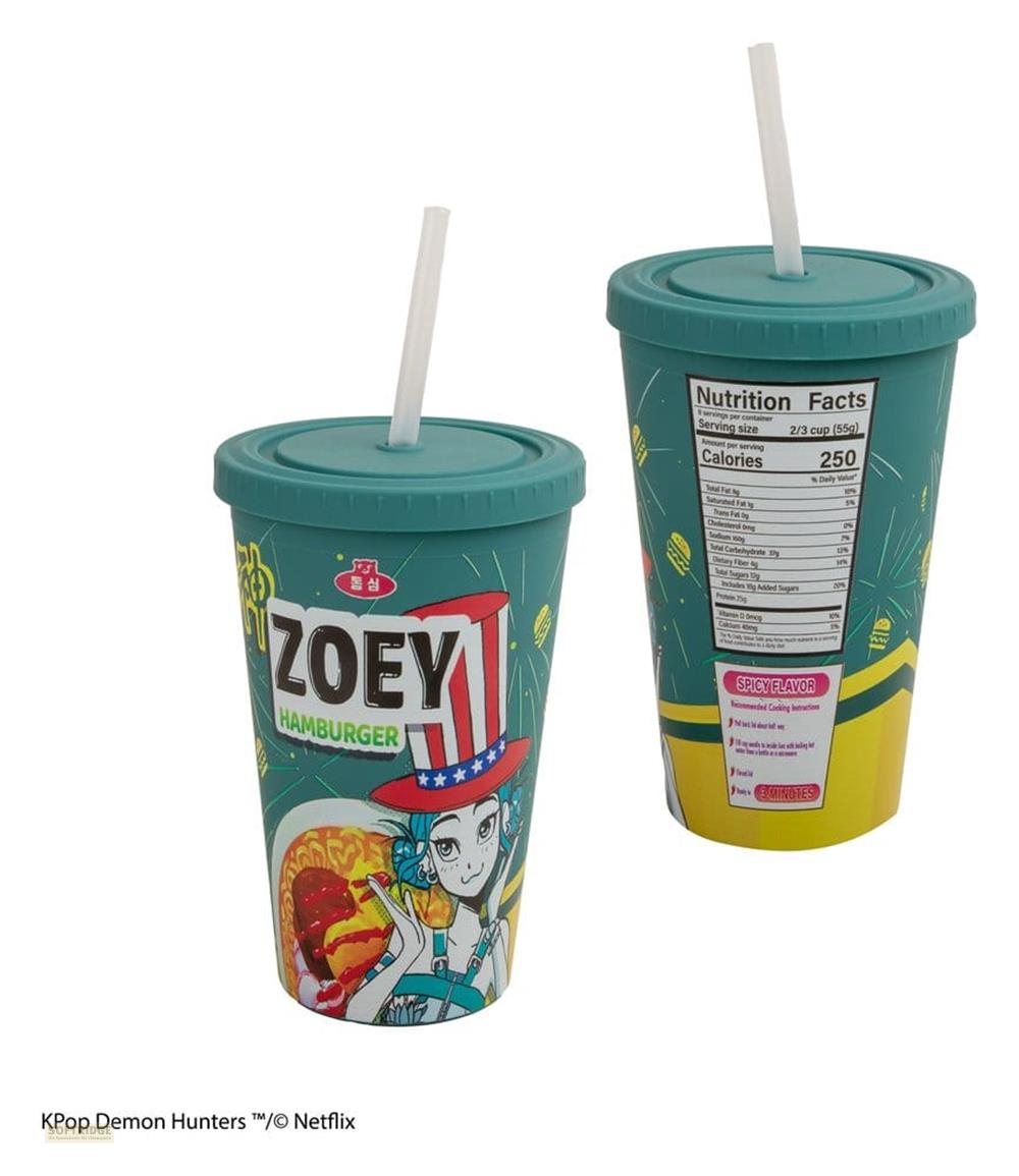 Zwei grüne Becher mit Anime-Figuren und Nährwertangaben. Einer zeigt 