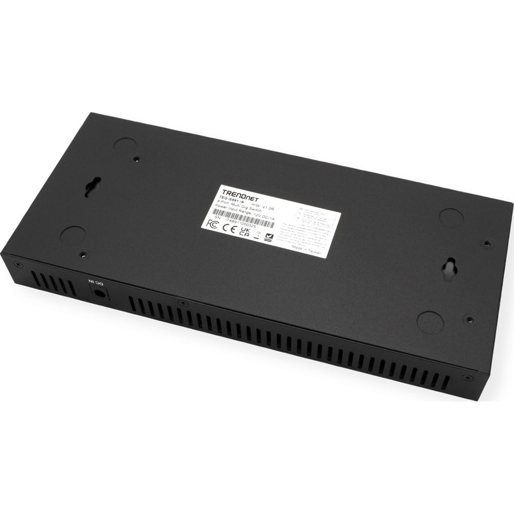 Switch MultiGig noir TRENDnet 9 ports avec aérations et entrée CC.