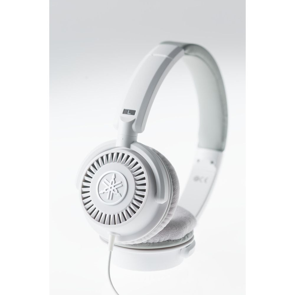 Casque blanc avec coussinets rembourrés et logo Yamaha.