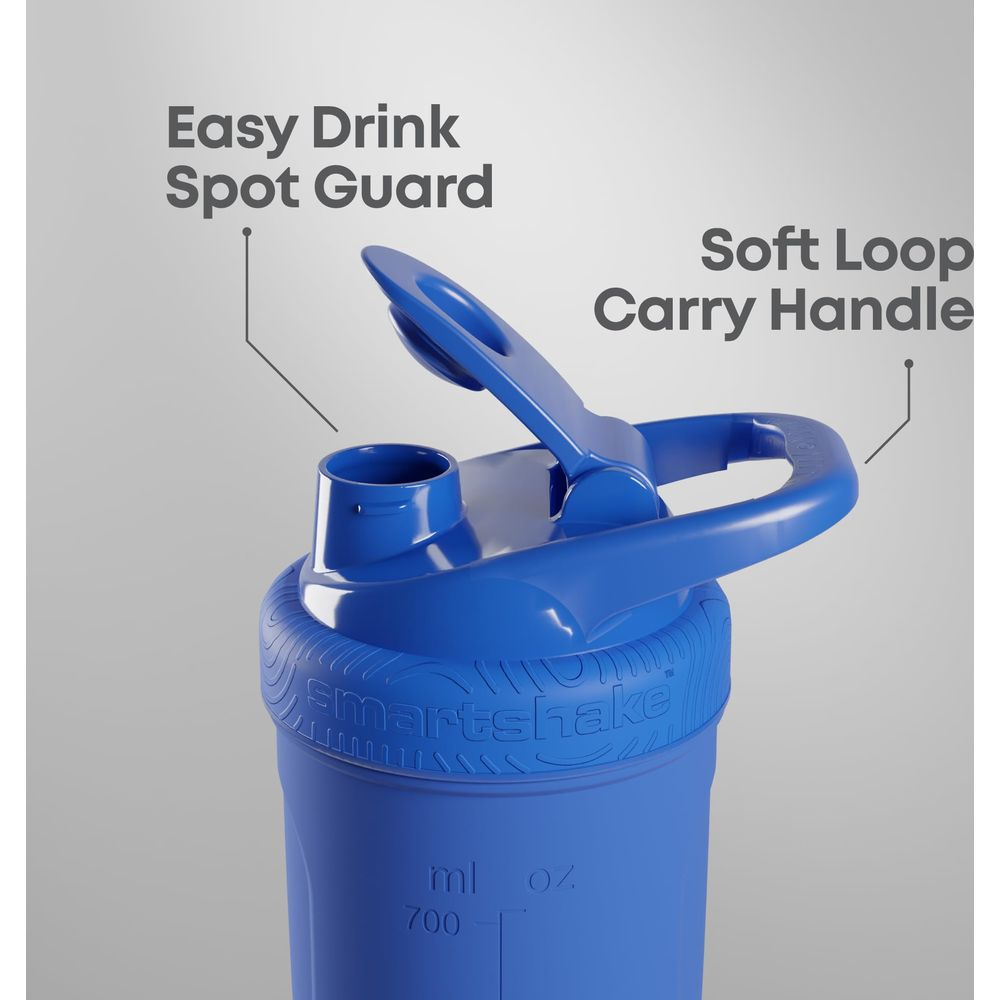 Blaue Smartshake-Flasche mit offenem Deckel, zeigt Easy Drink Spot Guard und Tragegriff.