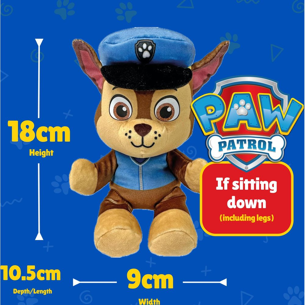 Un cane di peluche Paw Patrol marrone con cappello e gilet blu.