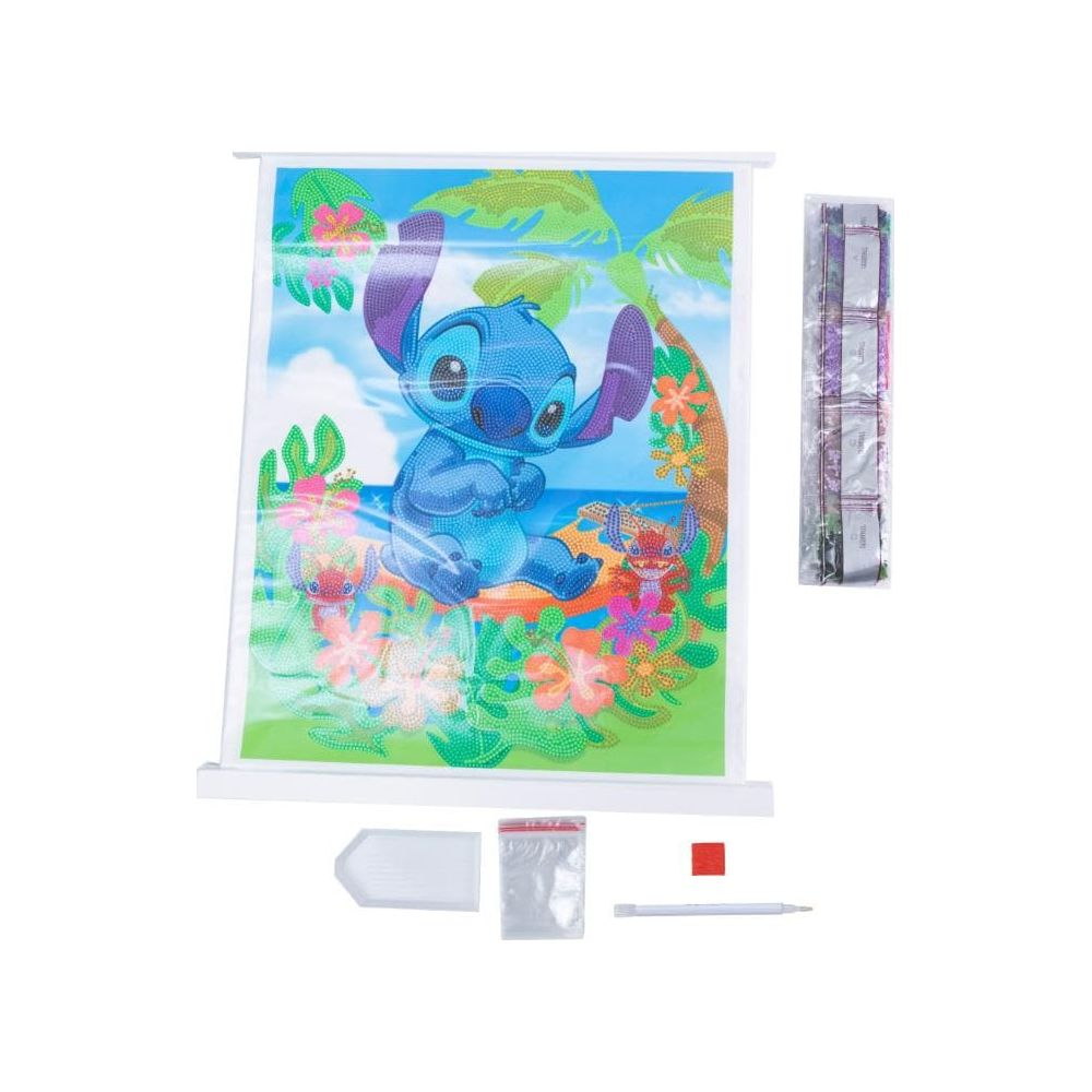 Ein Diamond Painting-Set mit Stitch auf einer tropischen Insel, umgeben von Blumen und Palmen.