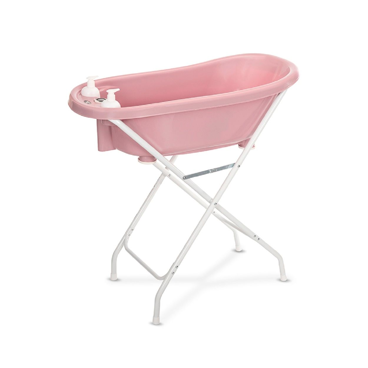 Eine rosafarbene Babybadewanne auf einem weißen Klappgestell mit zwei Seifenspendern.
