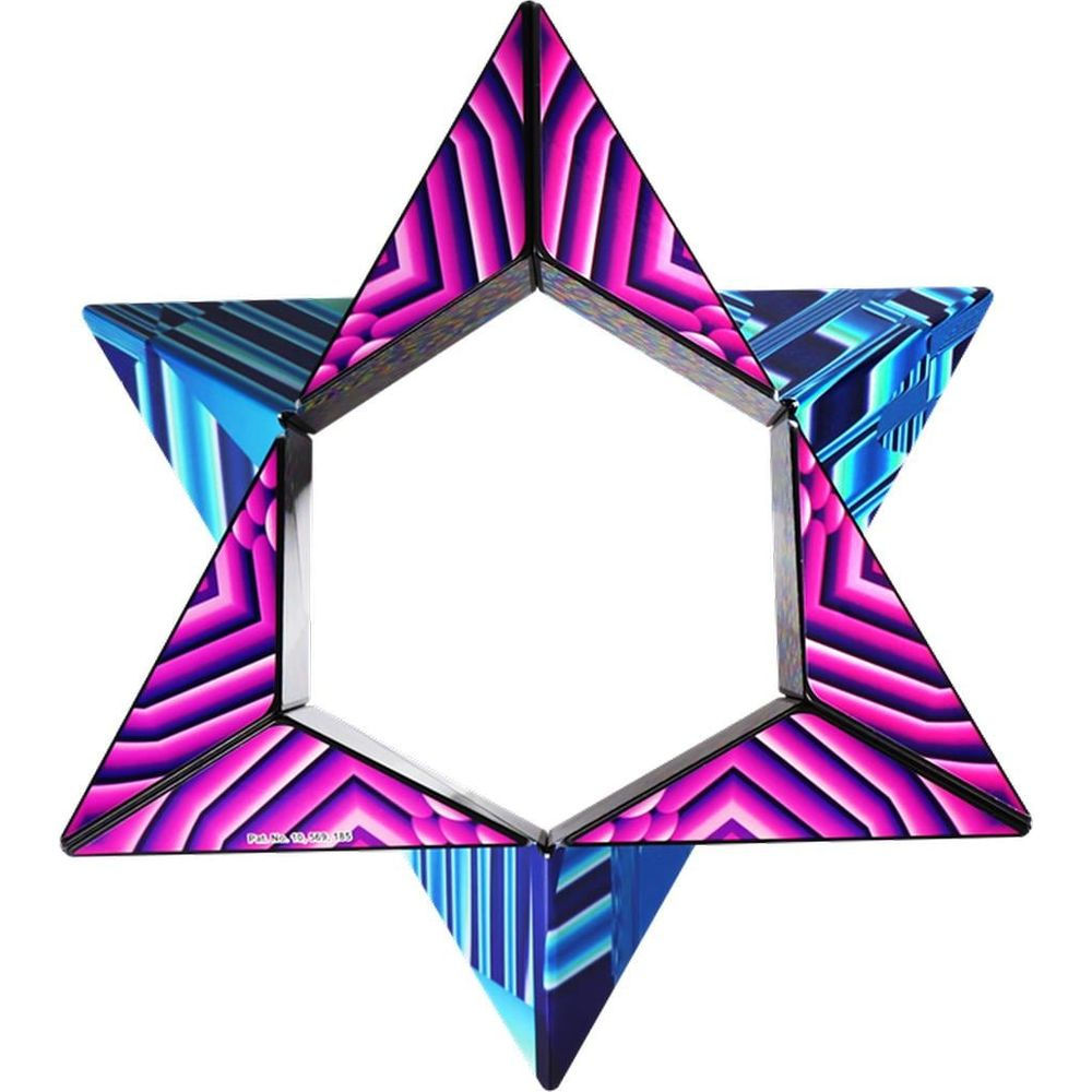 Ein Magnetpuzzle bildet eine Sternform mit pinken, lila und blauen geometrischen Mustern.