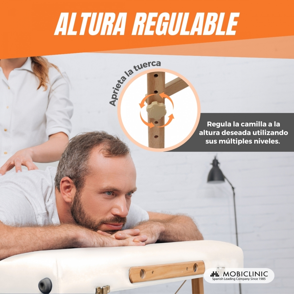 Hombre en camilla, terapeuta ajusta altura. Detalle de mecanismo de ajuste de altura.